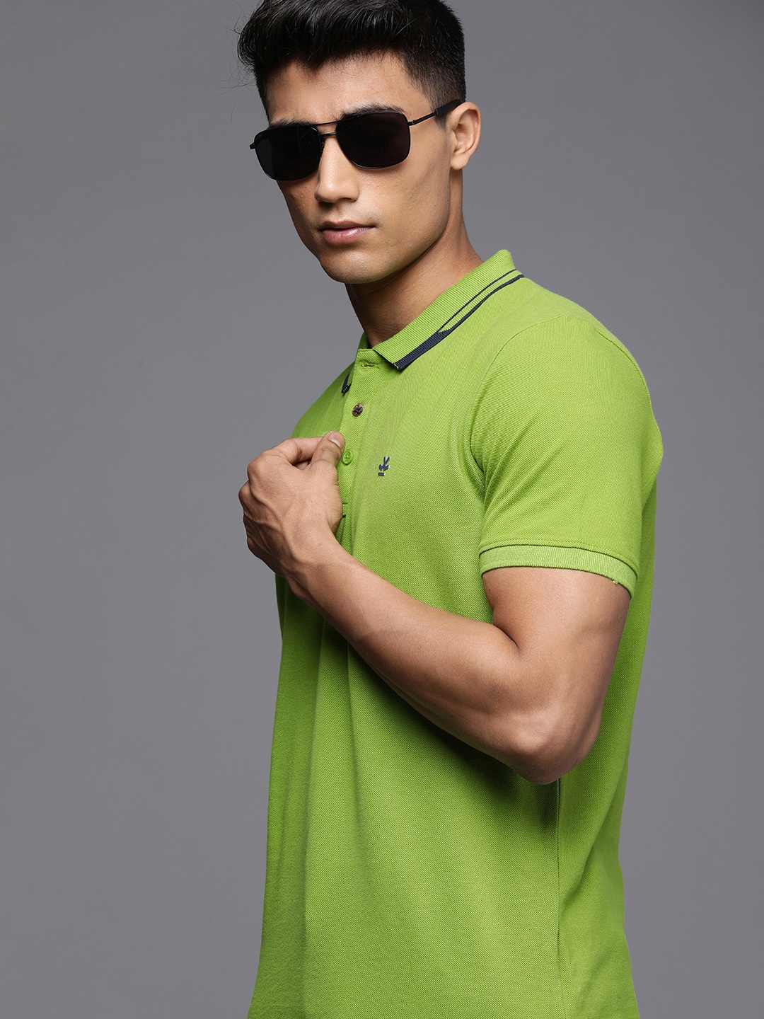 

WROGN Men Green Solid Slim Fit Pure Cotton Polo Collar T-shirt