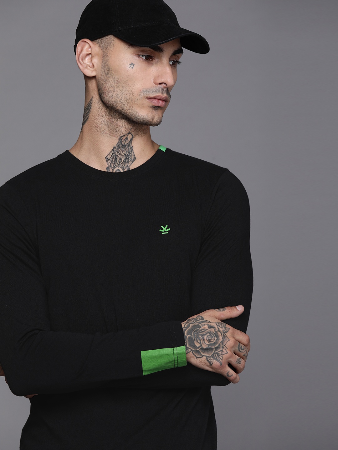 

WROGN Men Black Slim Fit Pure Cotton T-shirt
