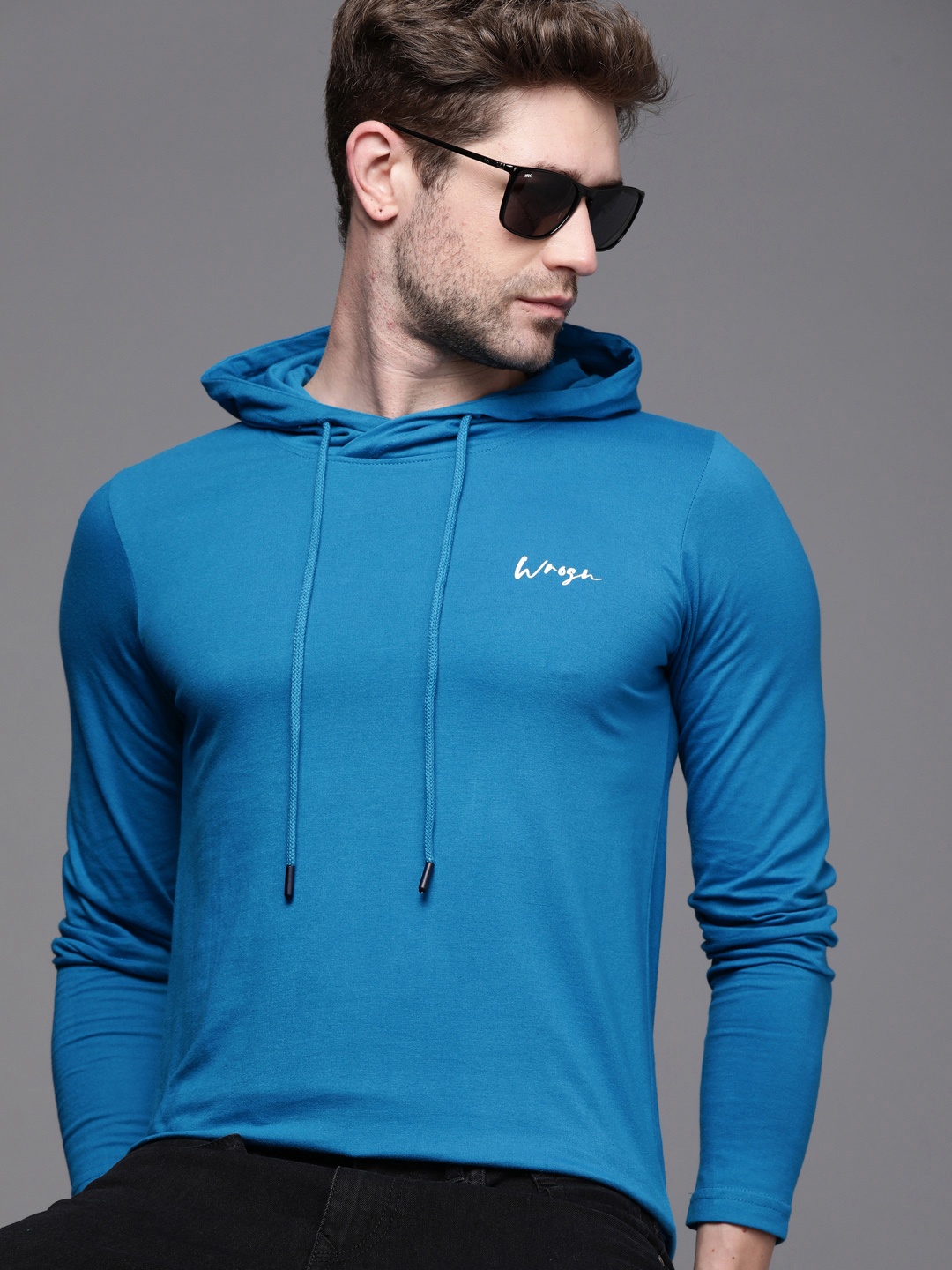 

WROGN Men Blue Solid Slim Fit Hooded T-shirt