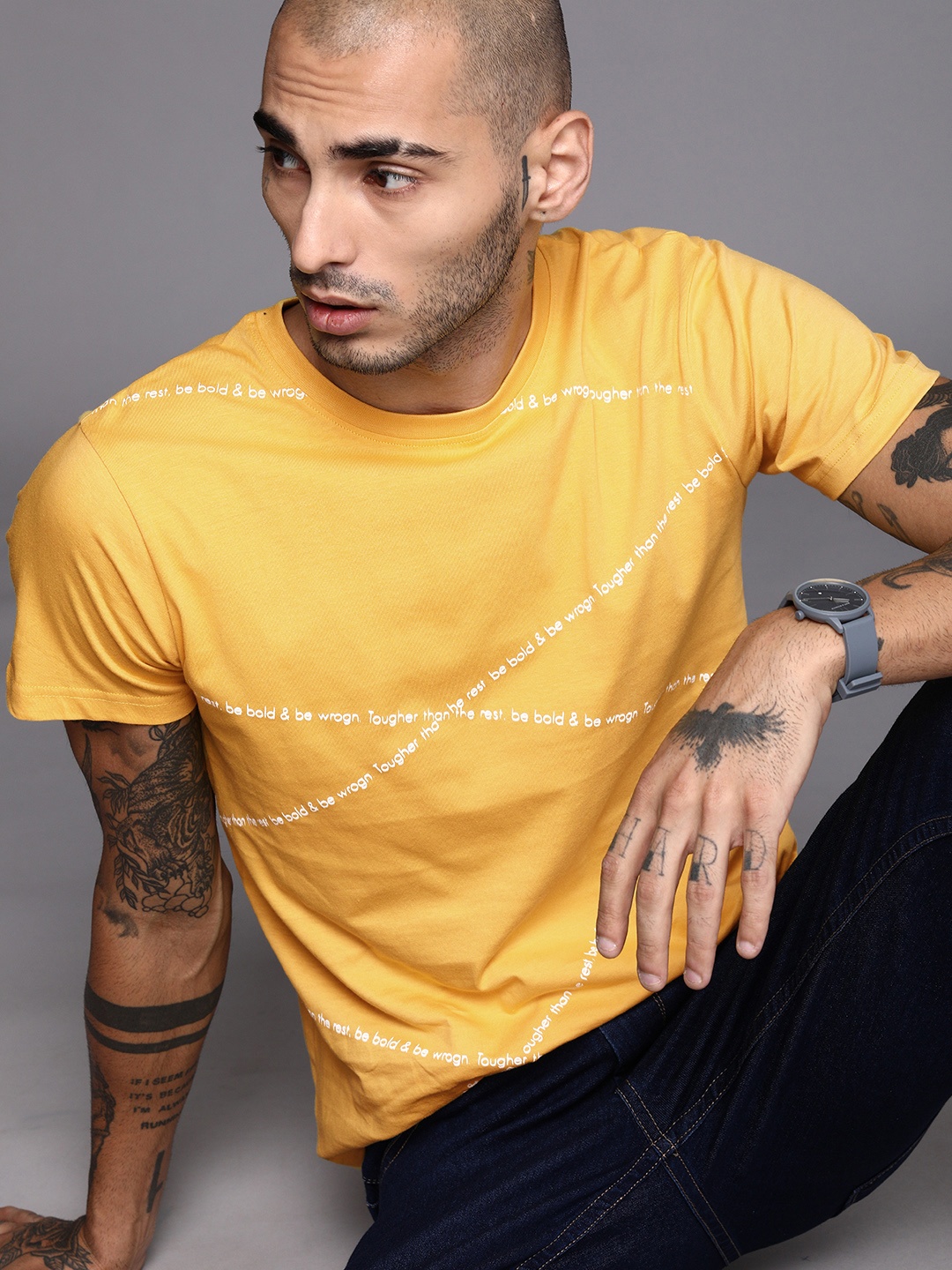 

WROGN Men Yellow white Printed Round Neck Pure Cotton T-shirt