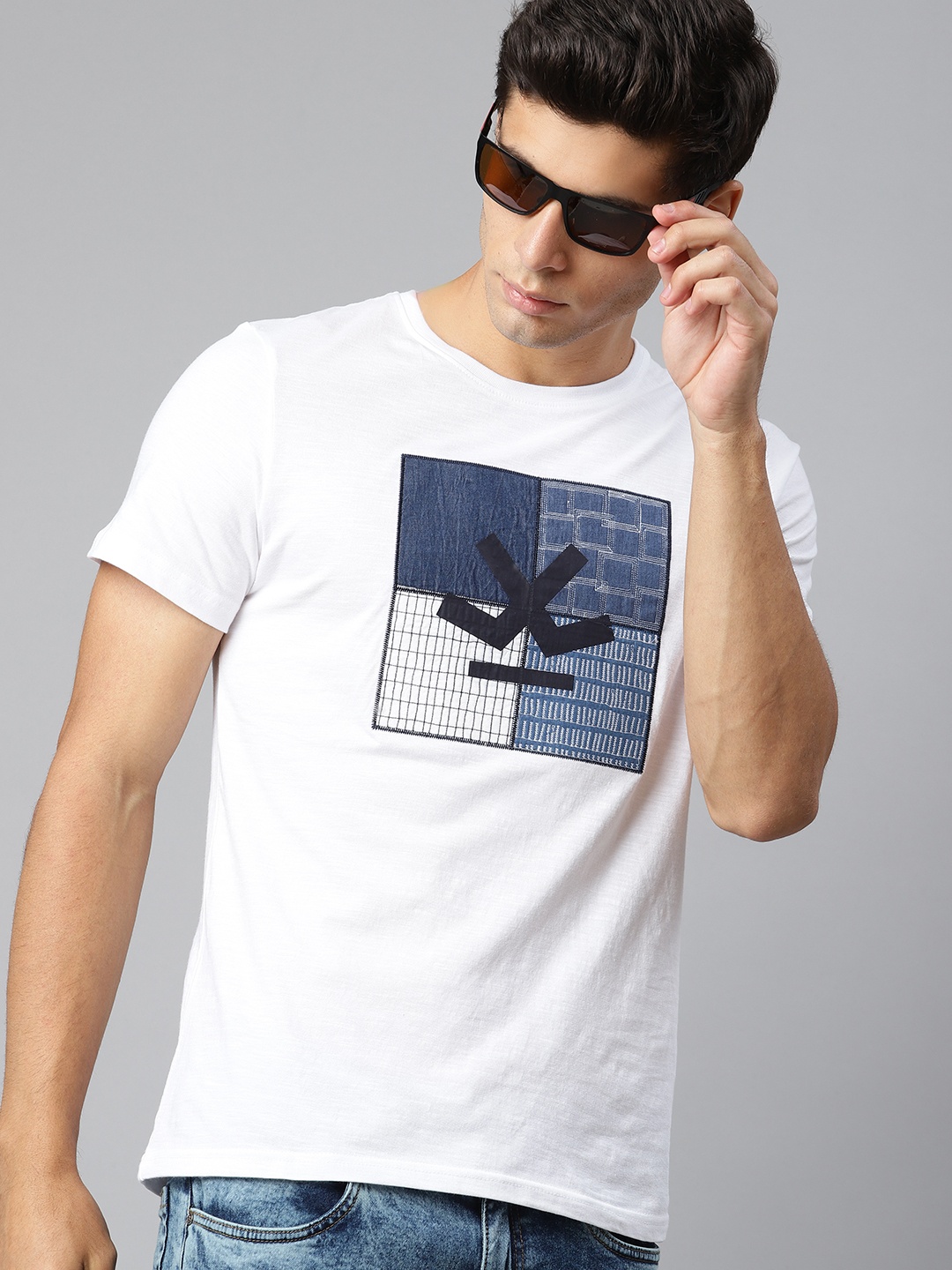 

WROGN Men White & Blue Pure Cotton Printed T-shirt