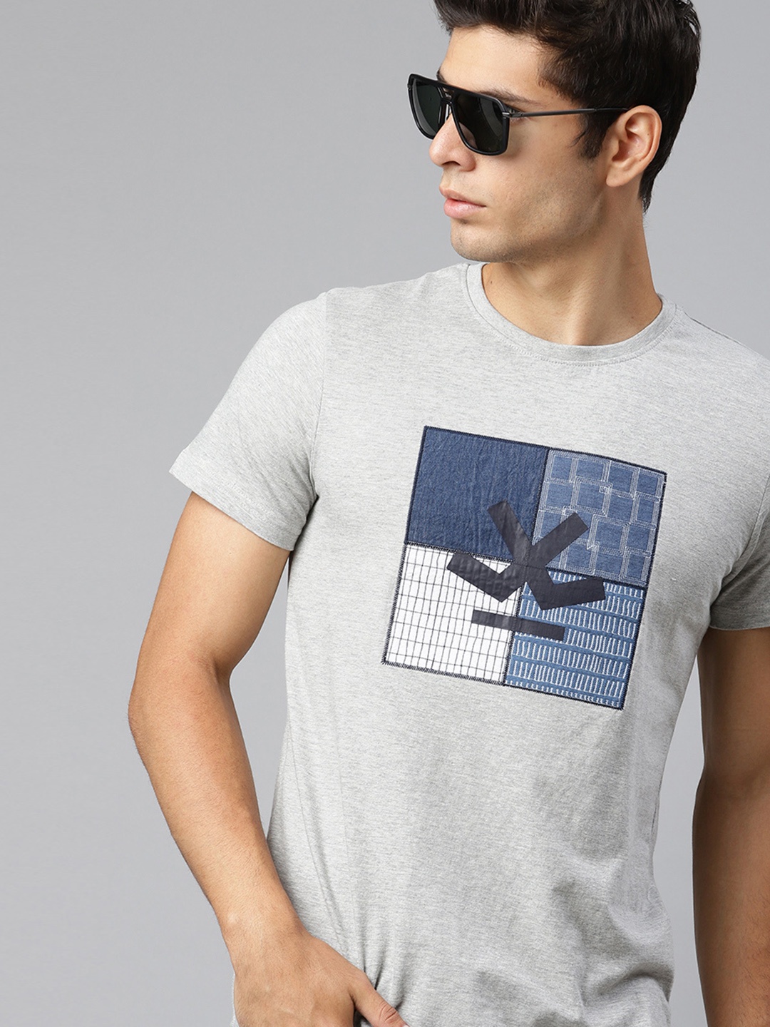 

WROGN Men Grey Melange & Blue Printed T-shirt