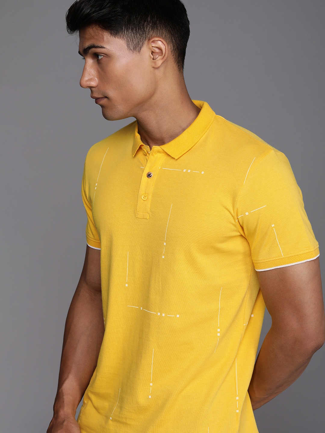 

WROGN Men Yellow & White Printed Polo Collar Pure Cotton Slim Fit T-shirt