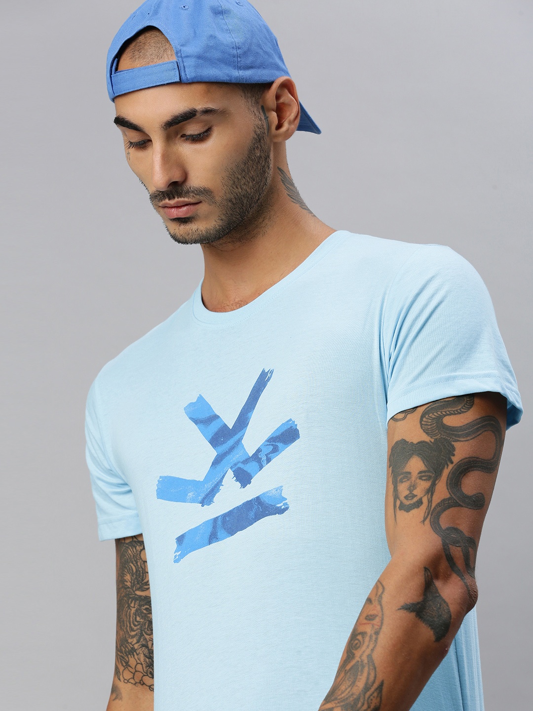 

WROGN Men Blue Brand Logo Printed Slim Fit T-shirt