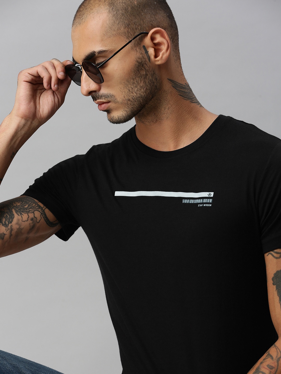 

WROGN Men Black Slim Fit T-shirt With Printed Detailing