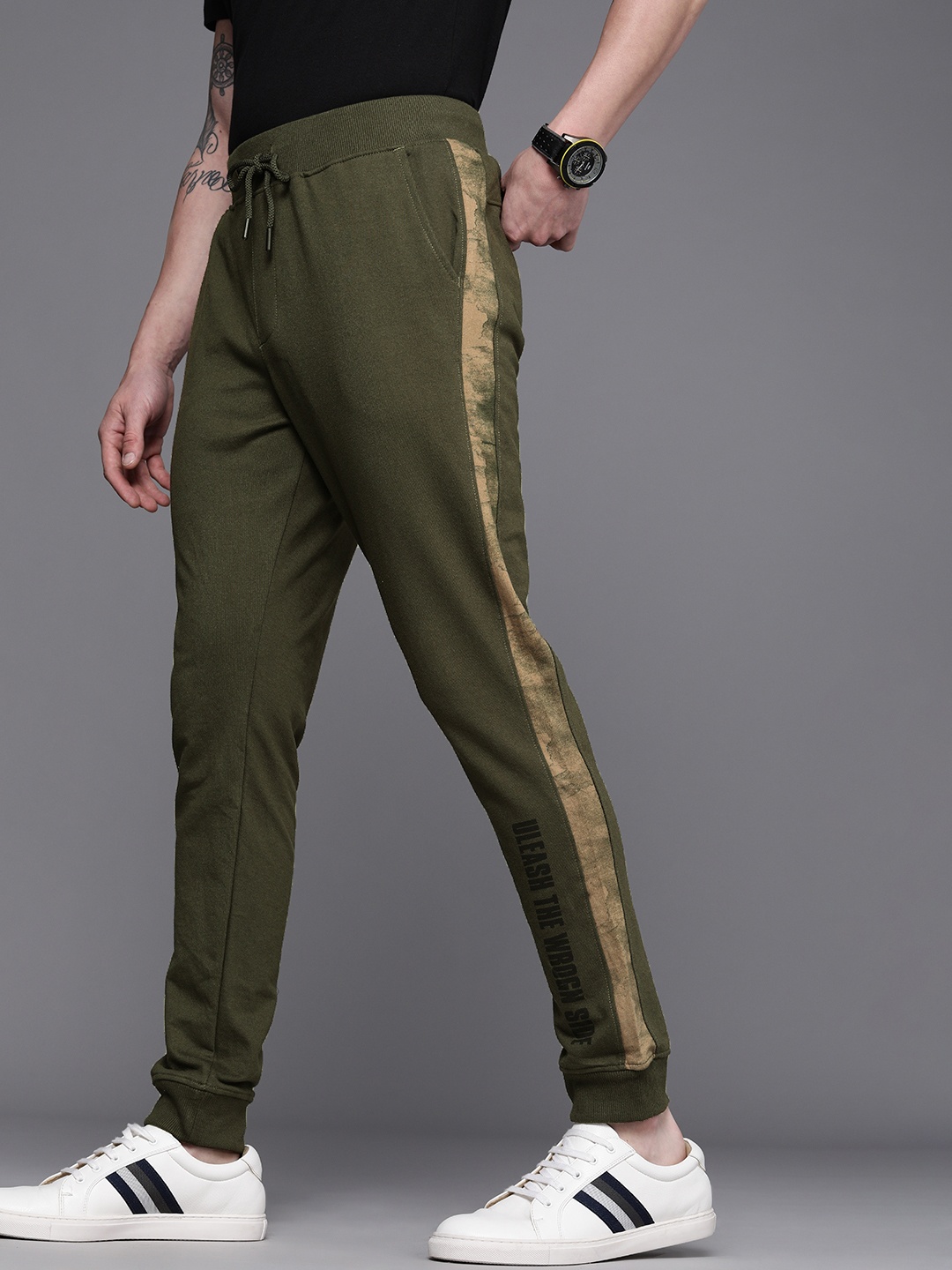 

Wrogn Men's Olive Green Solid Regular Fit Joggers