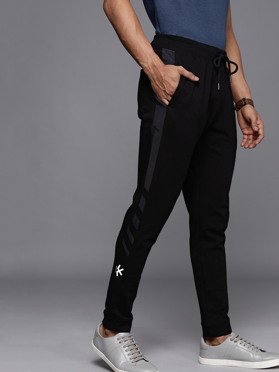 

WROGN Men Black Solid Slim Fit Joggers