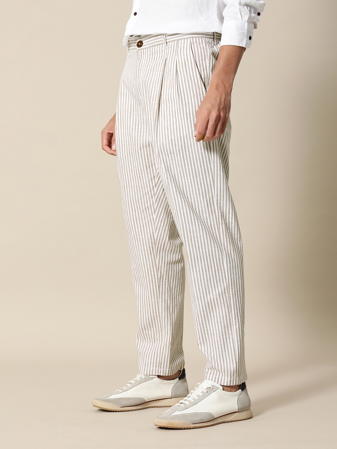 

Mr Bowerbird Men White Striped Pleated Liberal Fit Trousers