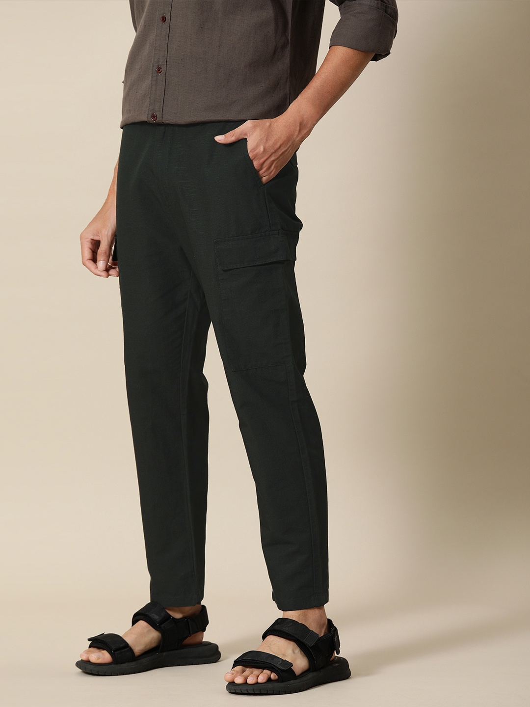 

Mr Bowerbird Men Black Liberal Fit Cotton Linen Cargo Trousers with Notepad