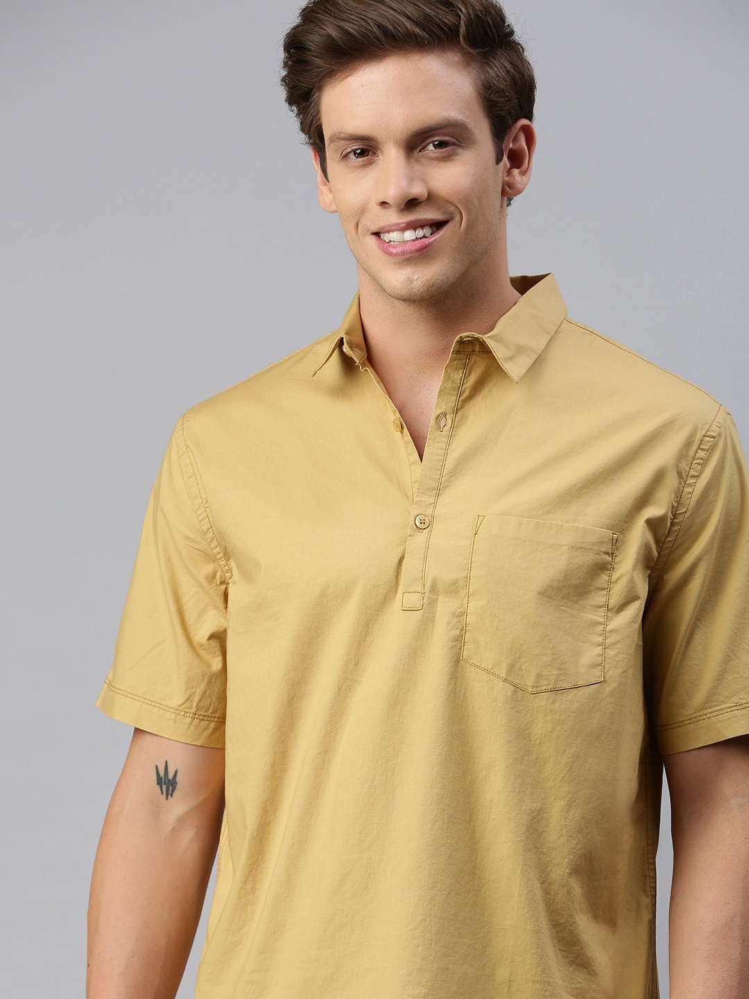 

M&H Easy Men Yellow Slim Fit Solid Casual Shirt