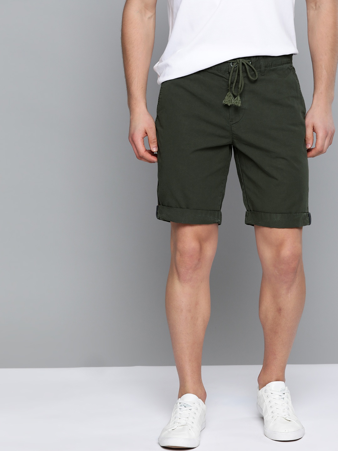 

Mast & Harbour Men Olive Green Pure Cotton Solid Regular Fit Shorts