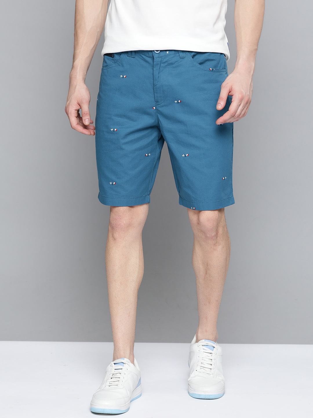 

Mast & Harbour Men Teal Blue Flags Printed Pure Cotton Regular Fit Shorts