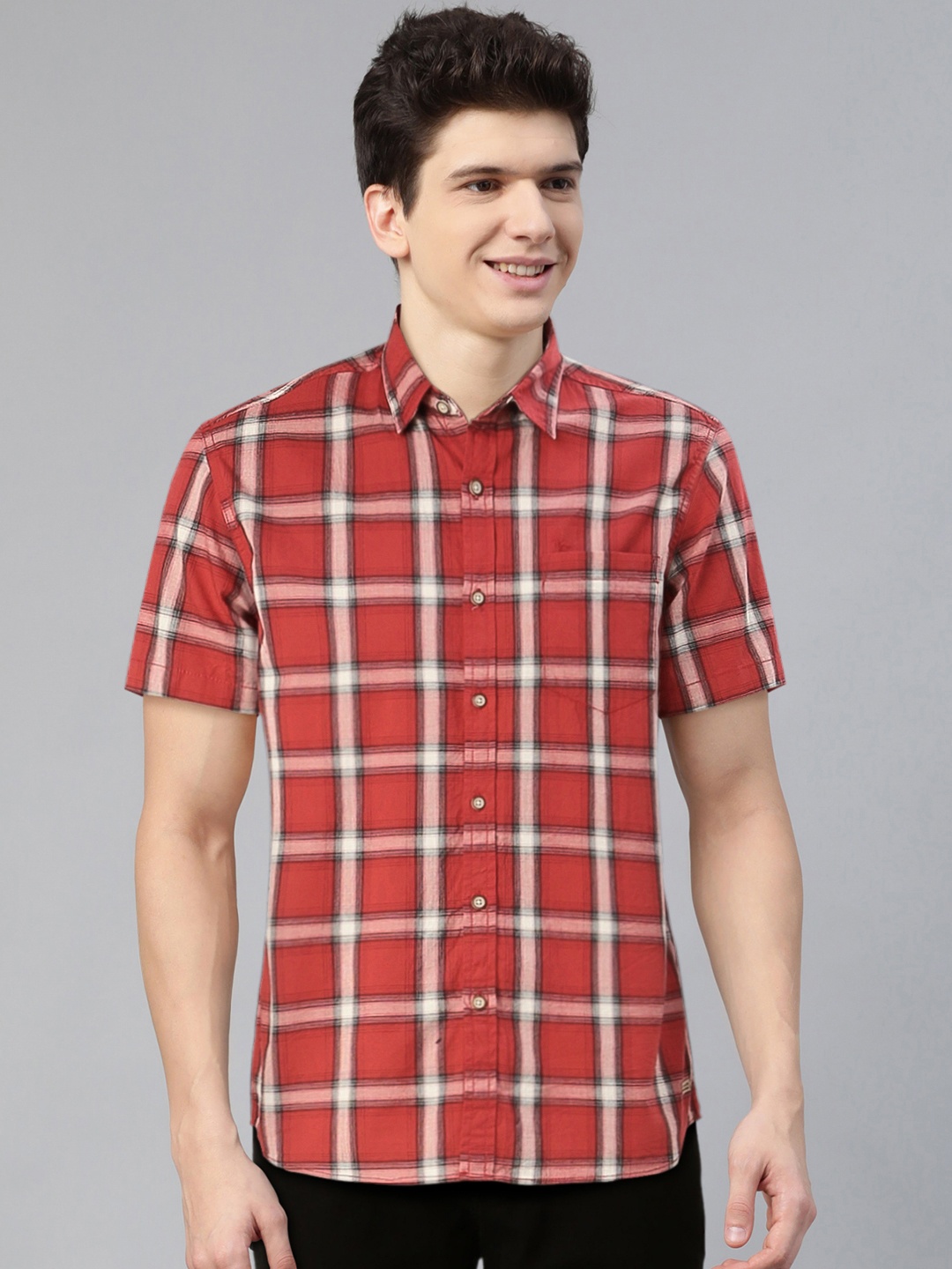 

Flying Machine Men Red & White Regular Fit Checked Casual Shirt