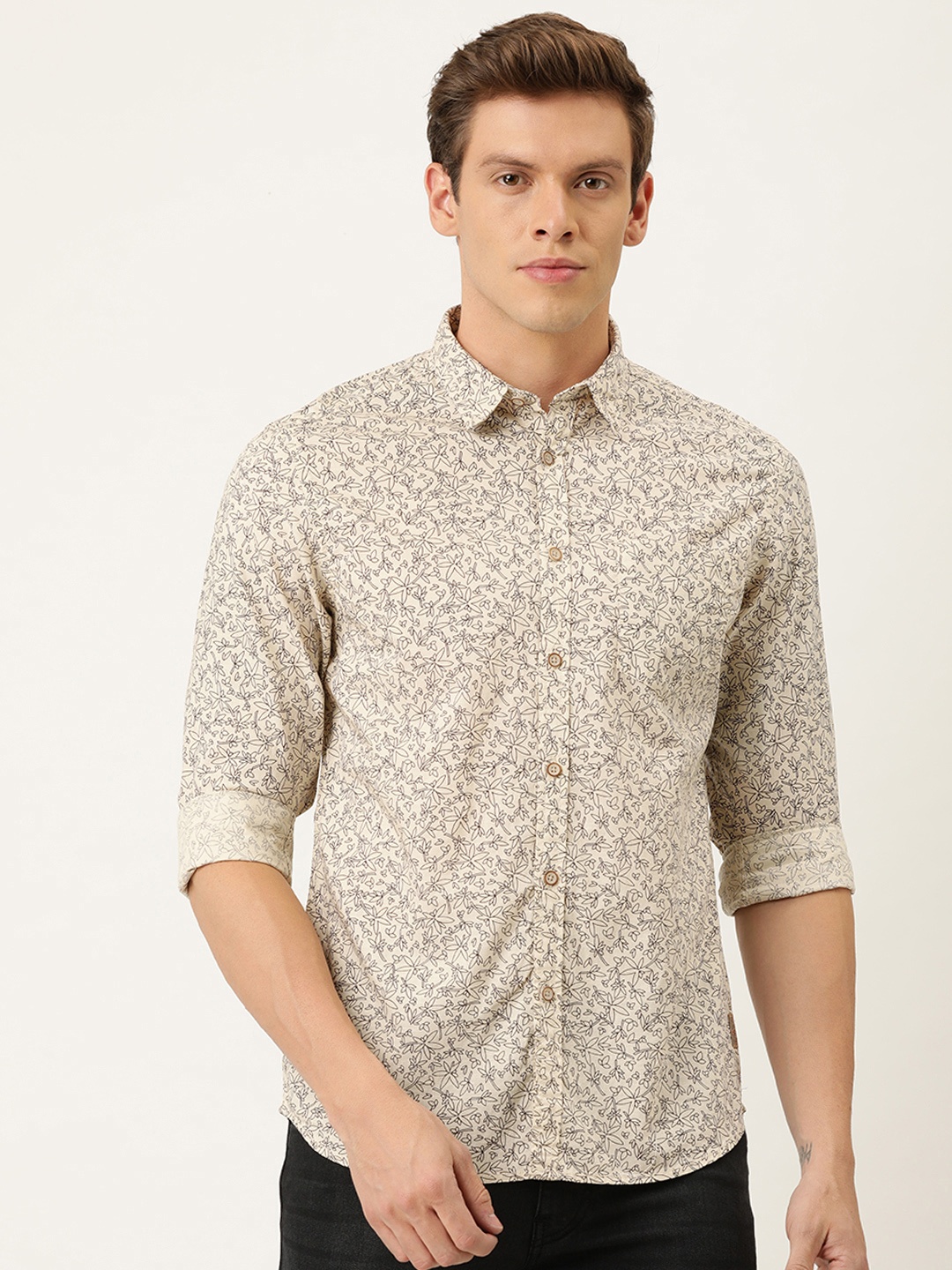 

Flying Machine Men Off-White & Black Slim Fit Floral Printed Casual Shirt