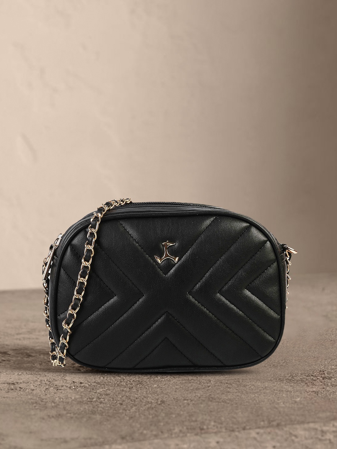 

Mochi Black Textured Sling Bag