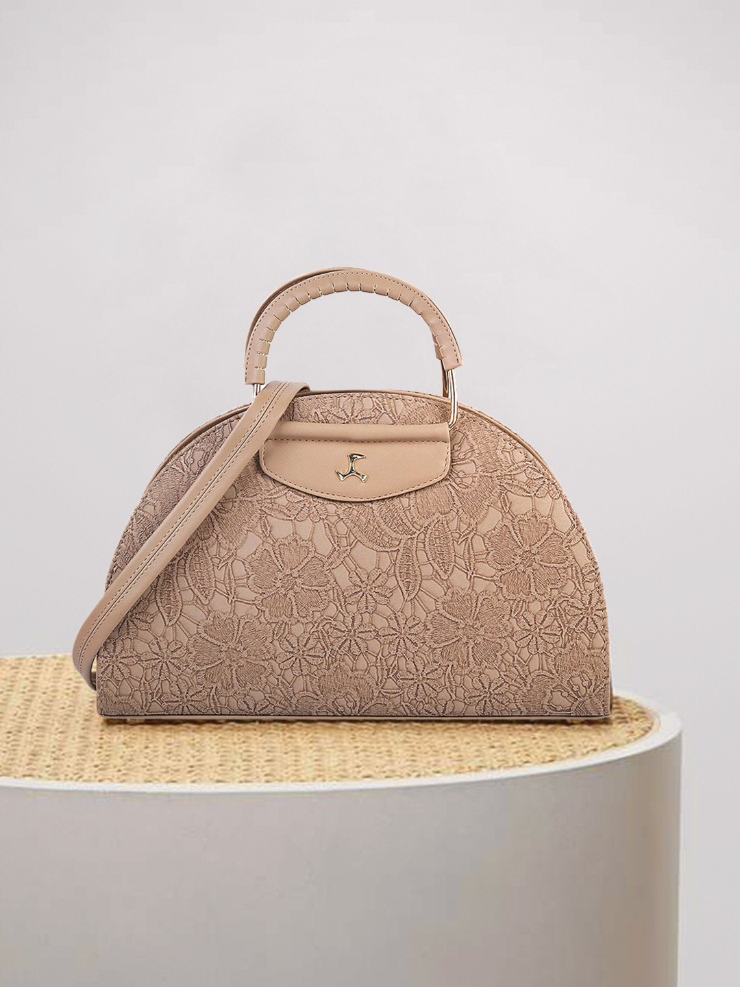 

Mochi Brown Textured Handheld Bag