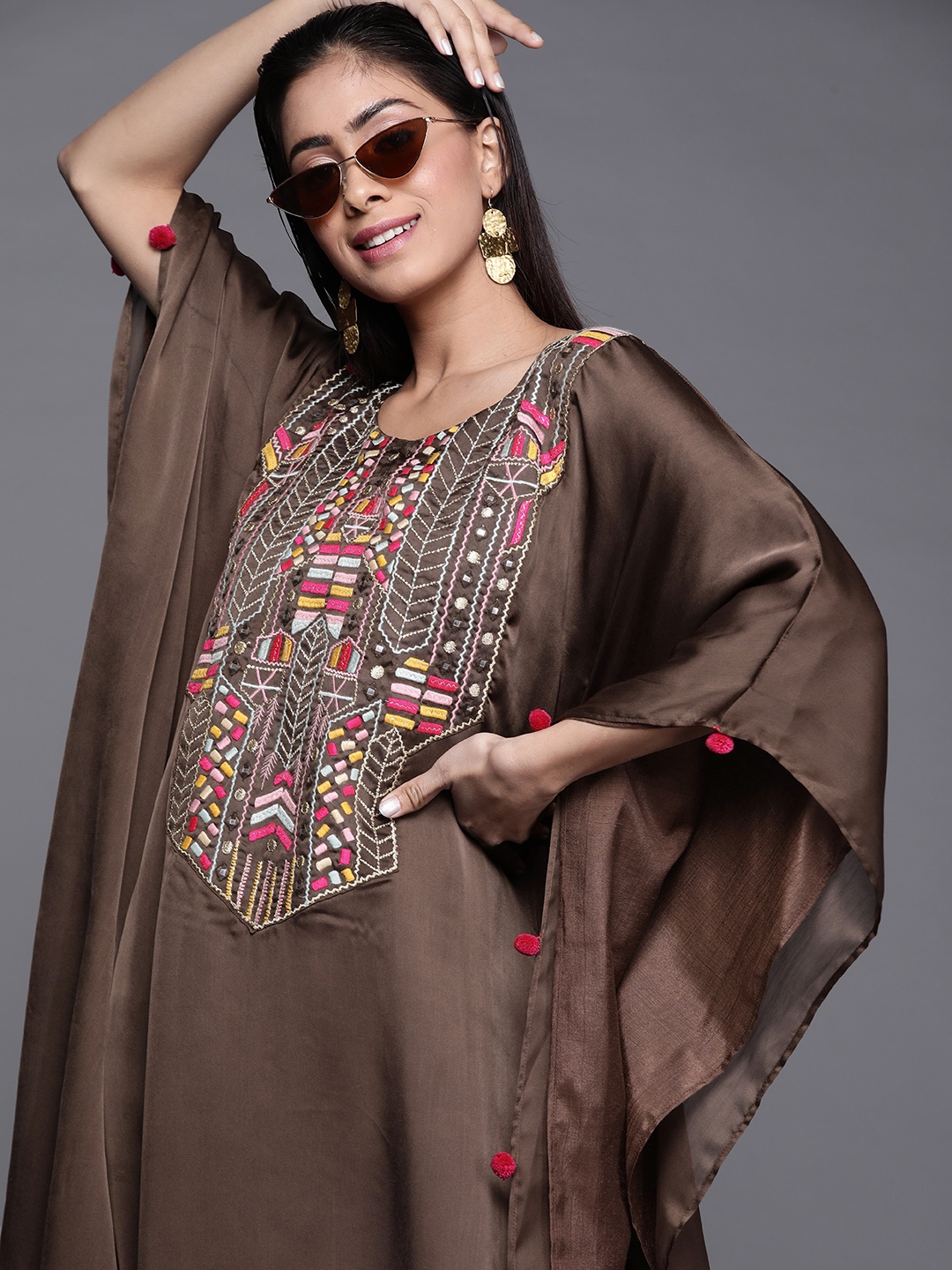 

Inddus Women Brown & Pink Embroidered Extended Sleeves Kaftan Kurta