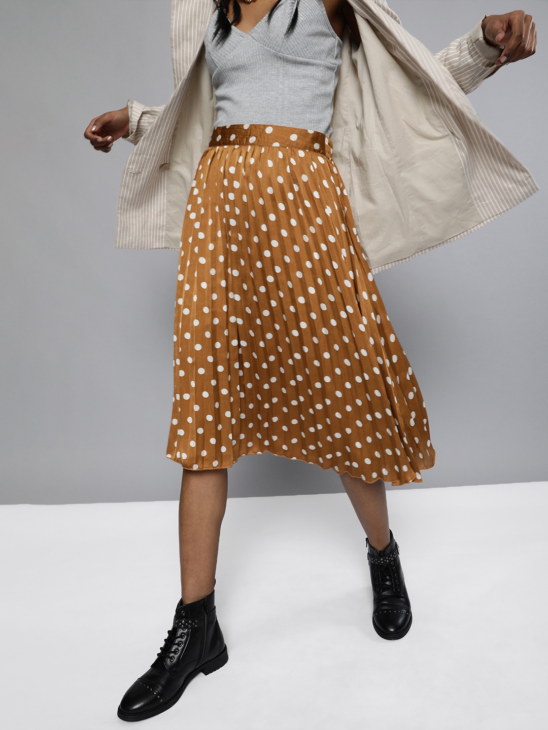 

MAGRE Women Brown & White Polka Dot Printed Satin Accordion Pleated Flared Skirt