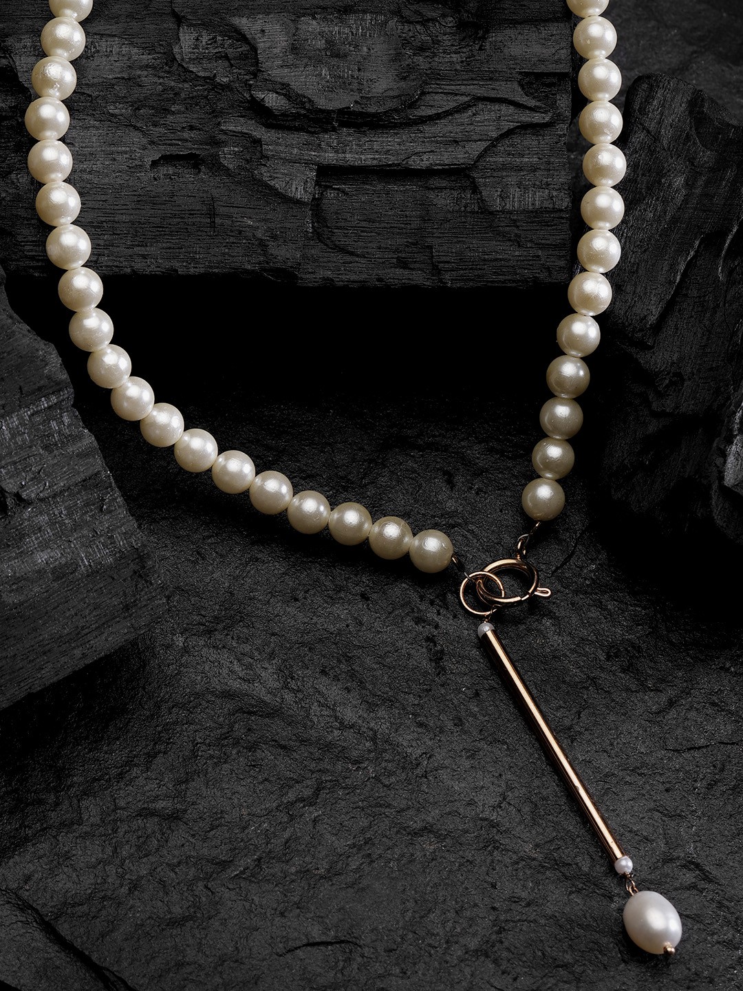 

DIVA WALK EXCLUSIVE Women Off-White Gold-Plated Beaded Handcrafted Necklace