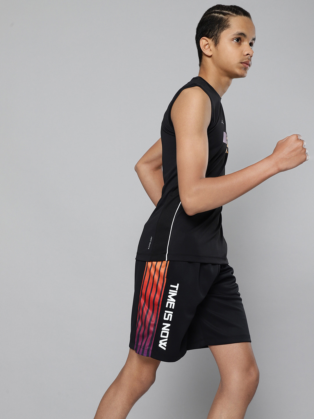 

HRX By Hrithik Roshan U-17 Boys Jet Black Solid Anti-Static Rapid-Dry Basketball Shorts