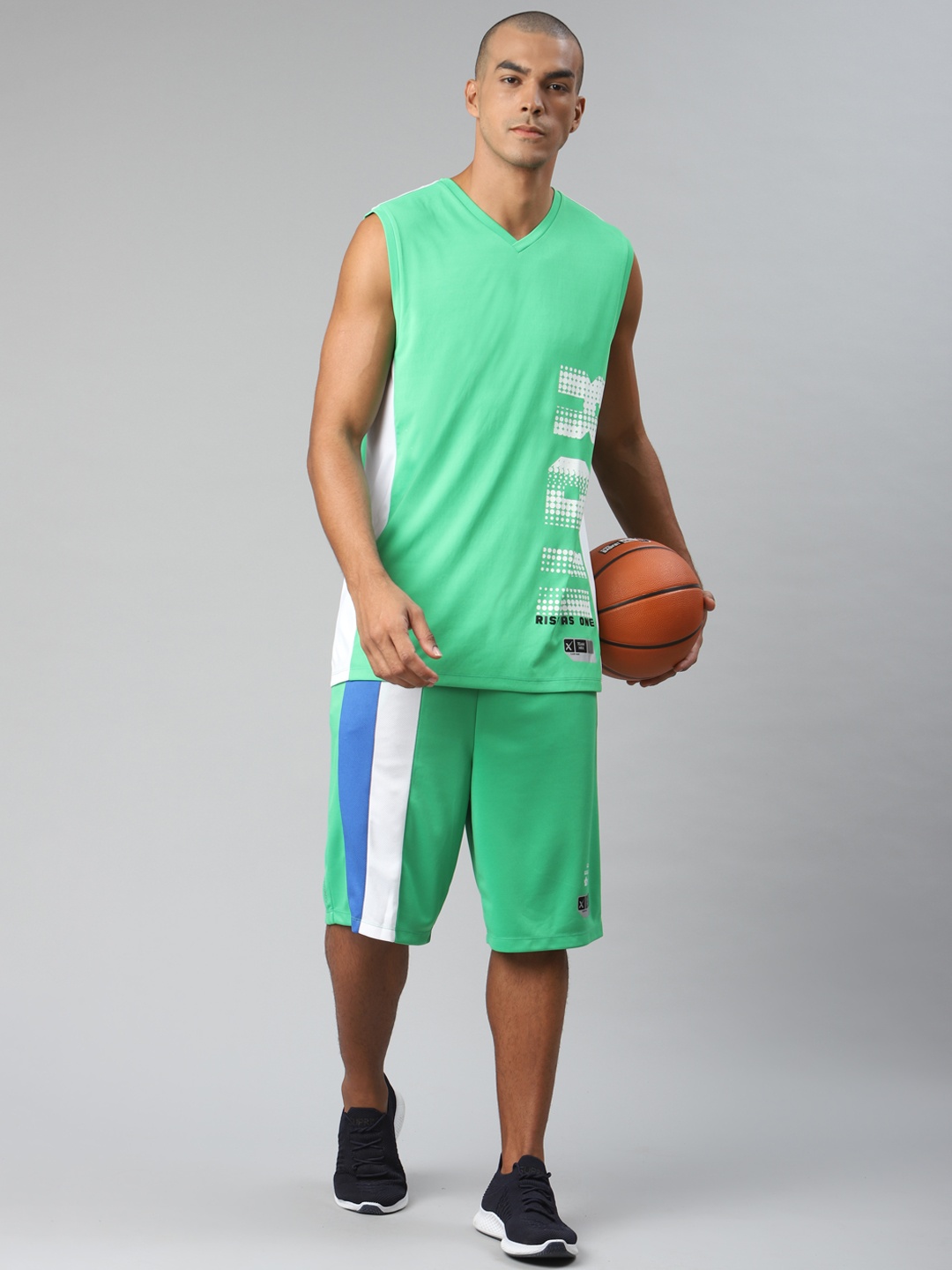 

HRX By Hrithik Roshan Men Kelly Green Colourblock Anti-Static Rapid-Dry Basketball Shorts