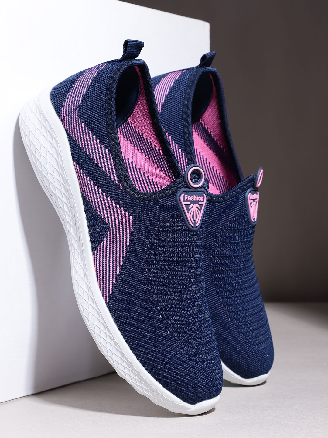 

HRX by Hrithik Roshan Women Navy Blue & Pink Woven Design Soft Walk Series 2.0 Shoes