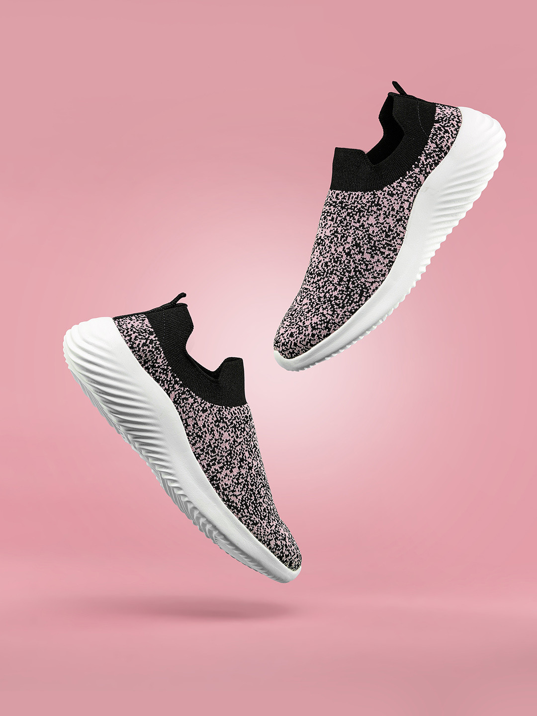 

HRX by Hrithik Roshan Women Pink & Black Woven Design Soft Walk Series 2.0 Socks Shoes