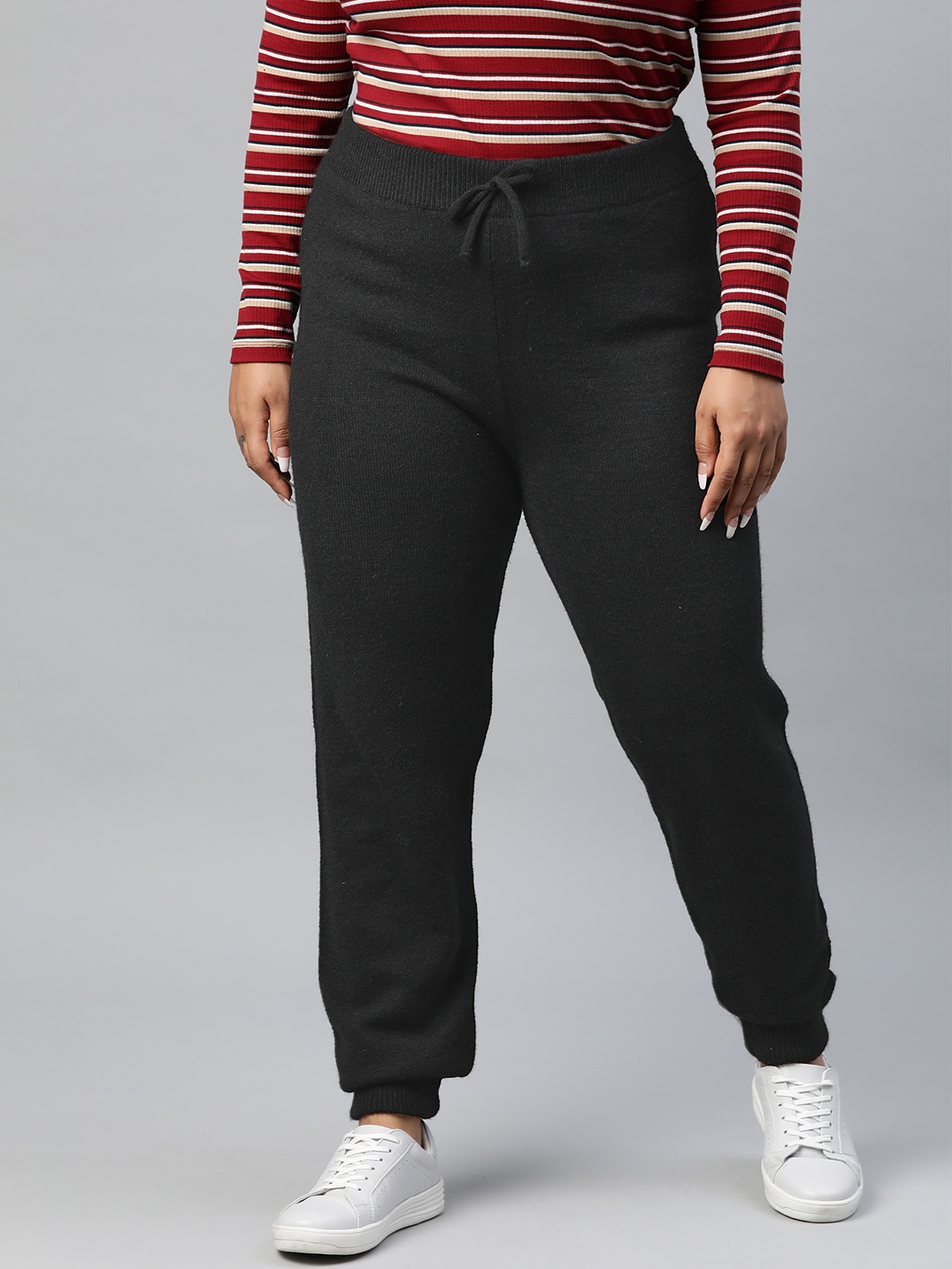 

DOROTHY PERKINS Women Curve Black Straight Fit Solid Winter Joggers