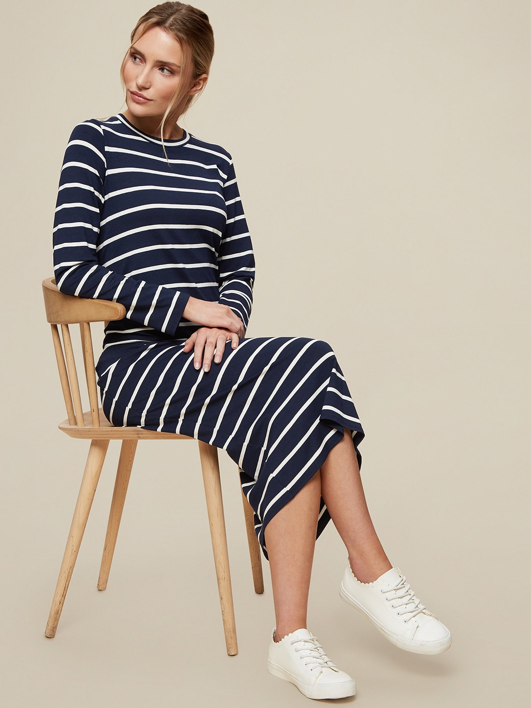 

DOROTHY PERKINS Women Navy Blue & White Striped T-shirt Dress