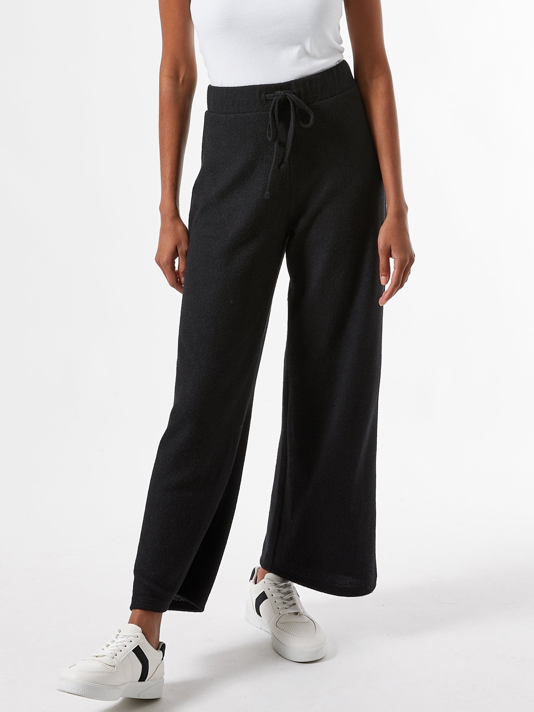

DOROTHY PERKINS Women Black Petite Solid Parallel Trousers