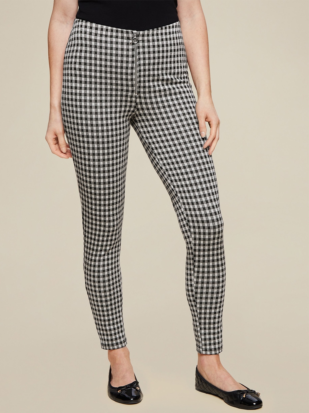 

DOROTHY PERKINS Women Black & White Checked Treggings