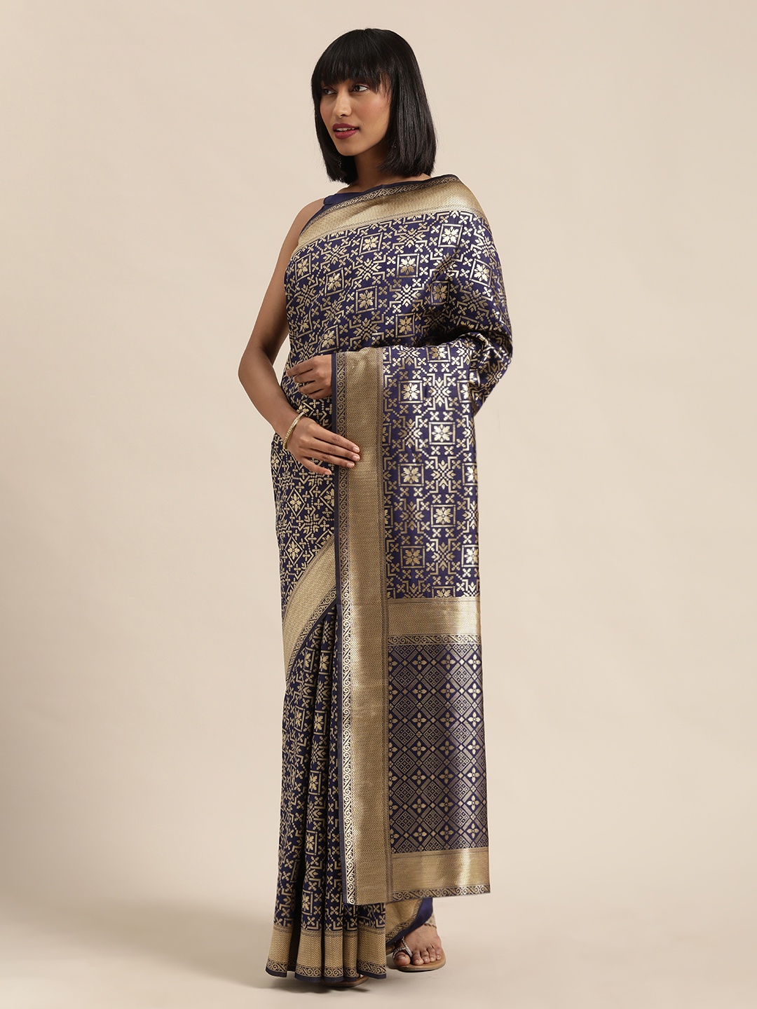 

SHAVYA Navy Blue & Gold-Toned Pure Silk Woven Design Saree