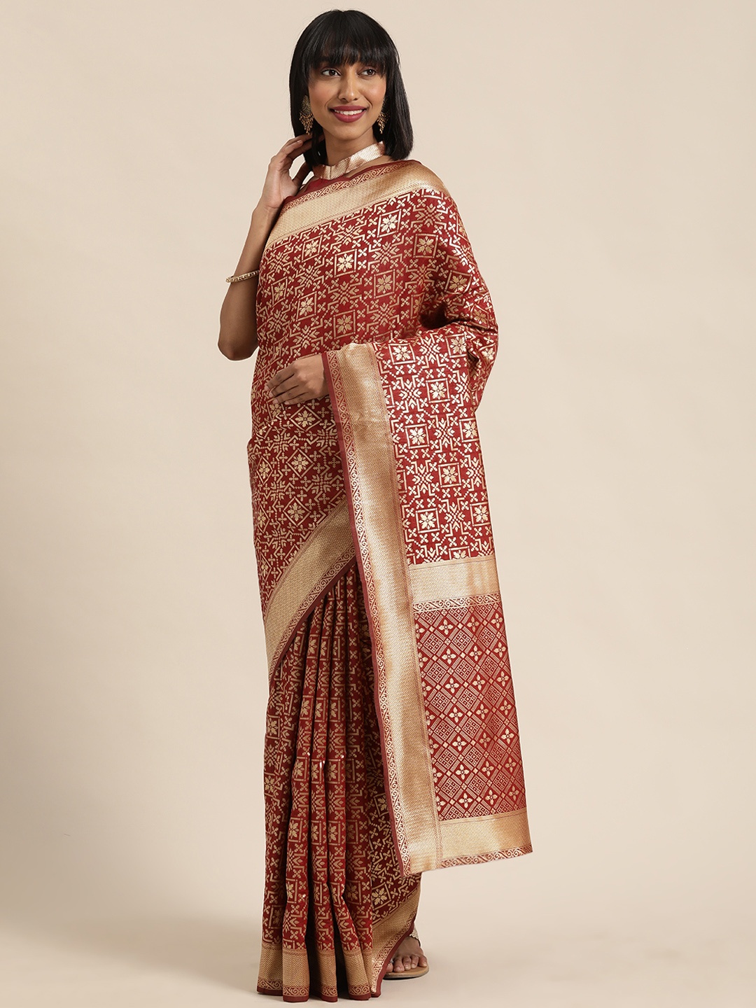 

SHAVYA Maroon & Gold-Toned Pure Silk Woven Design Saree