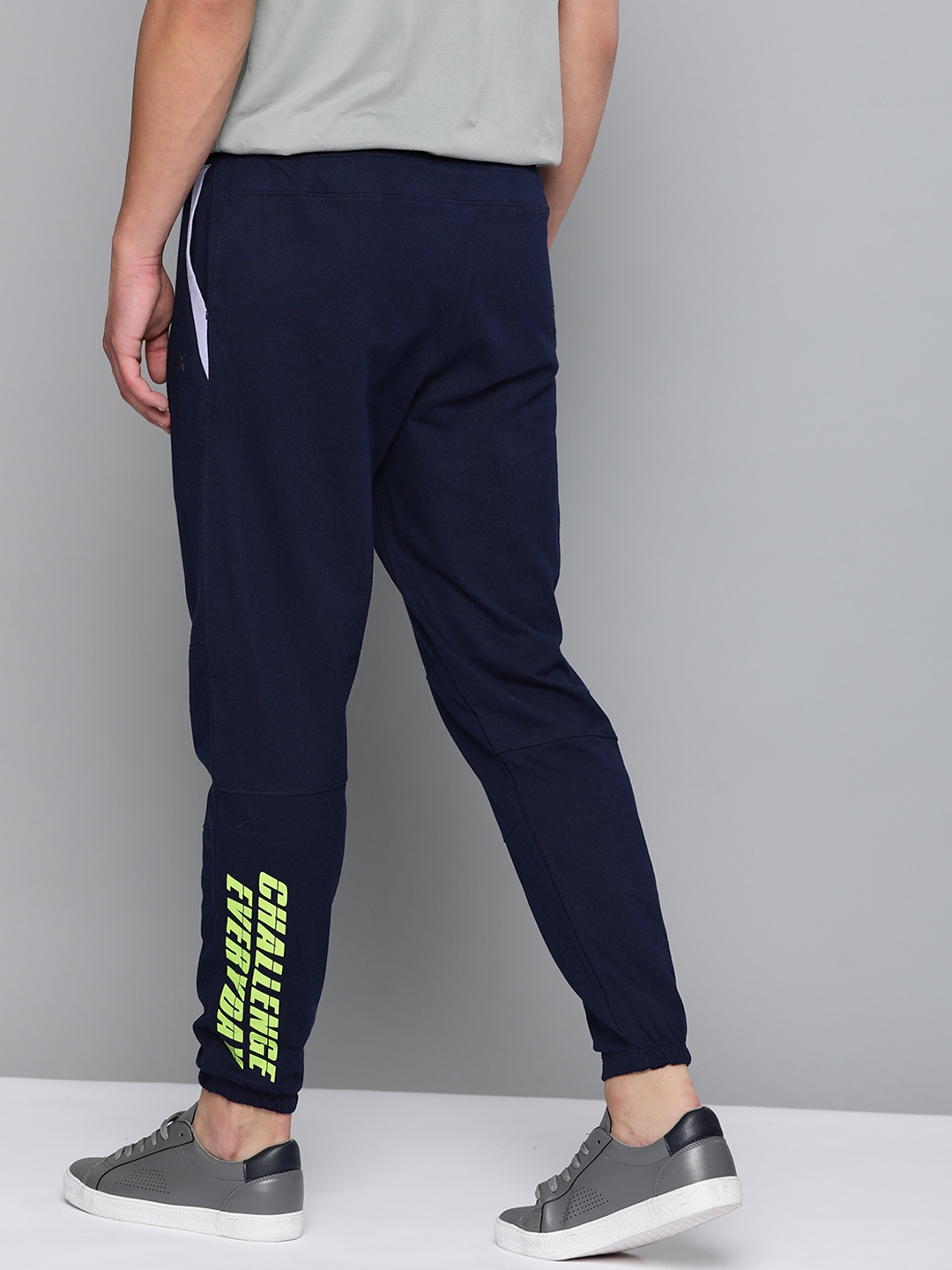 

HRX By Hrithik Roshan Men Medieval Blue Typographic Regular Fit Bio-Wash Lifestyle Joggers, Navy blue