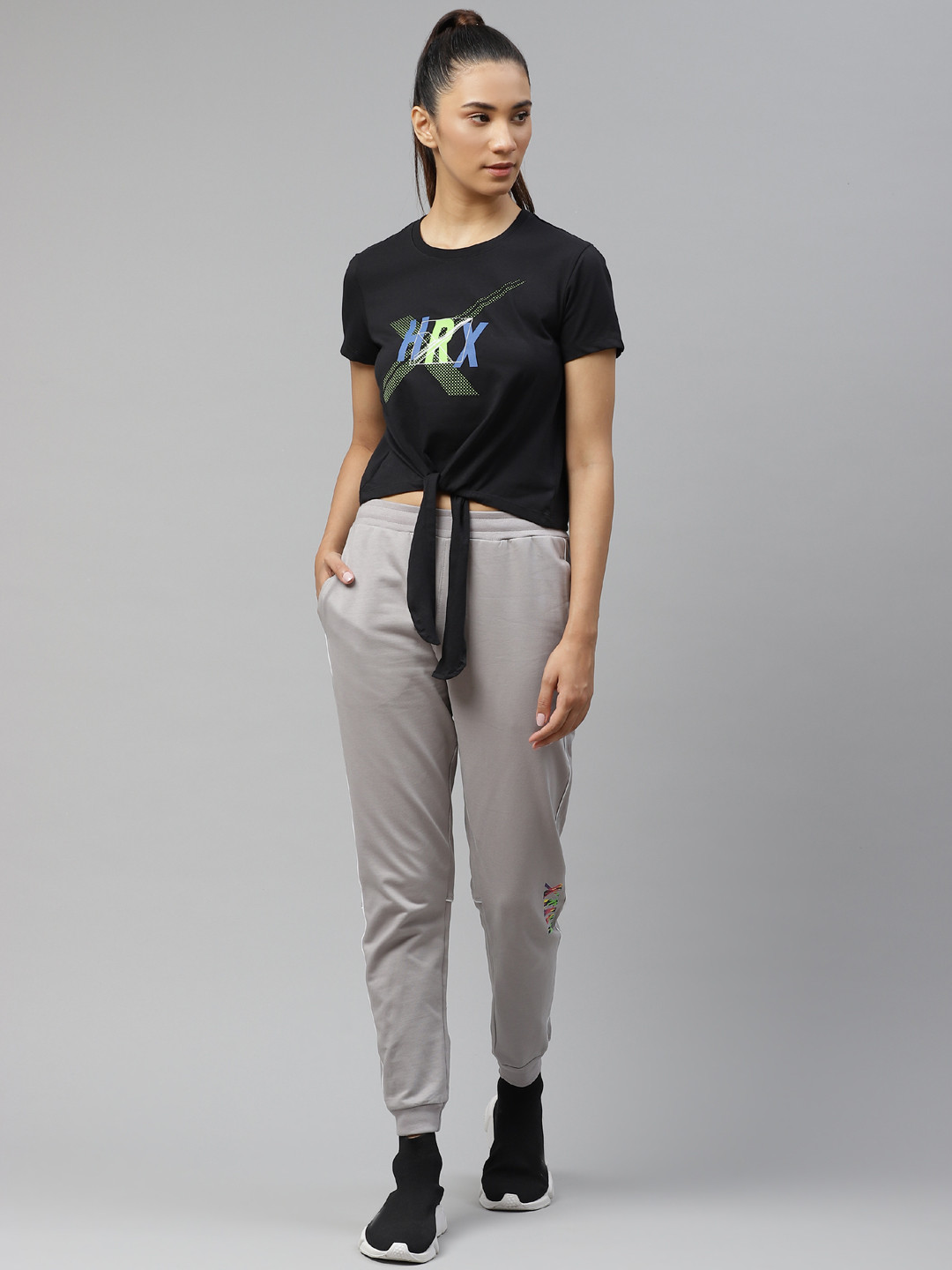 

HRX By Hrithik Roshan Women Grey Solid Slim Fit Bio-Wash Antimicrobial Lifestyle Joggers