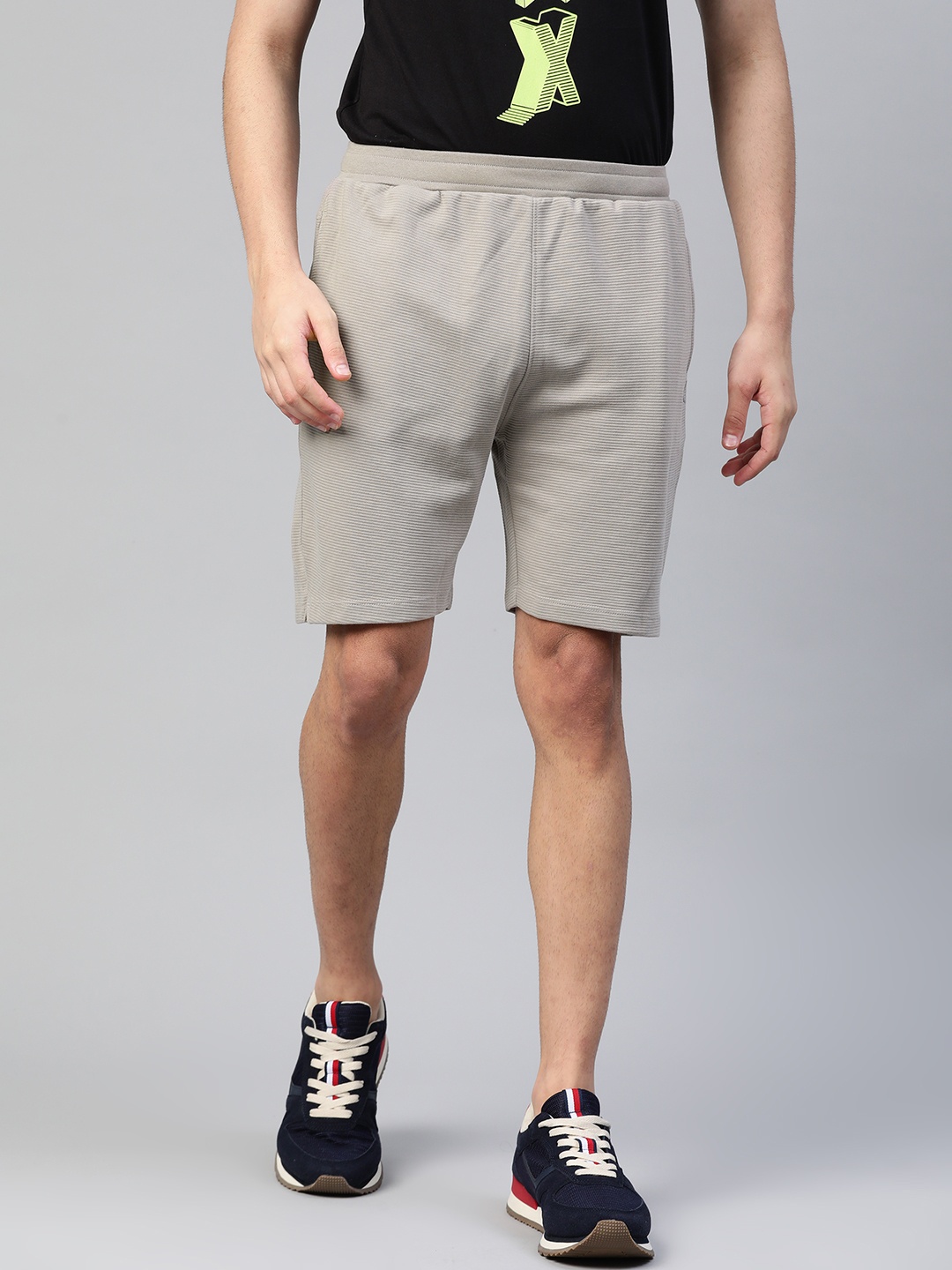 

HRX By Hrithik Roshan Men Wet Weather Solid Regular Fit Bio-Wash Lifestyle Shorts, Grey