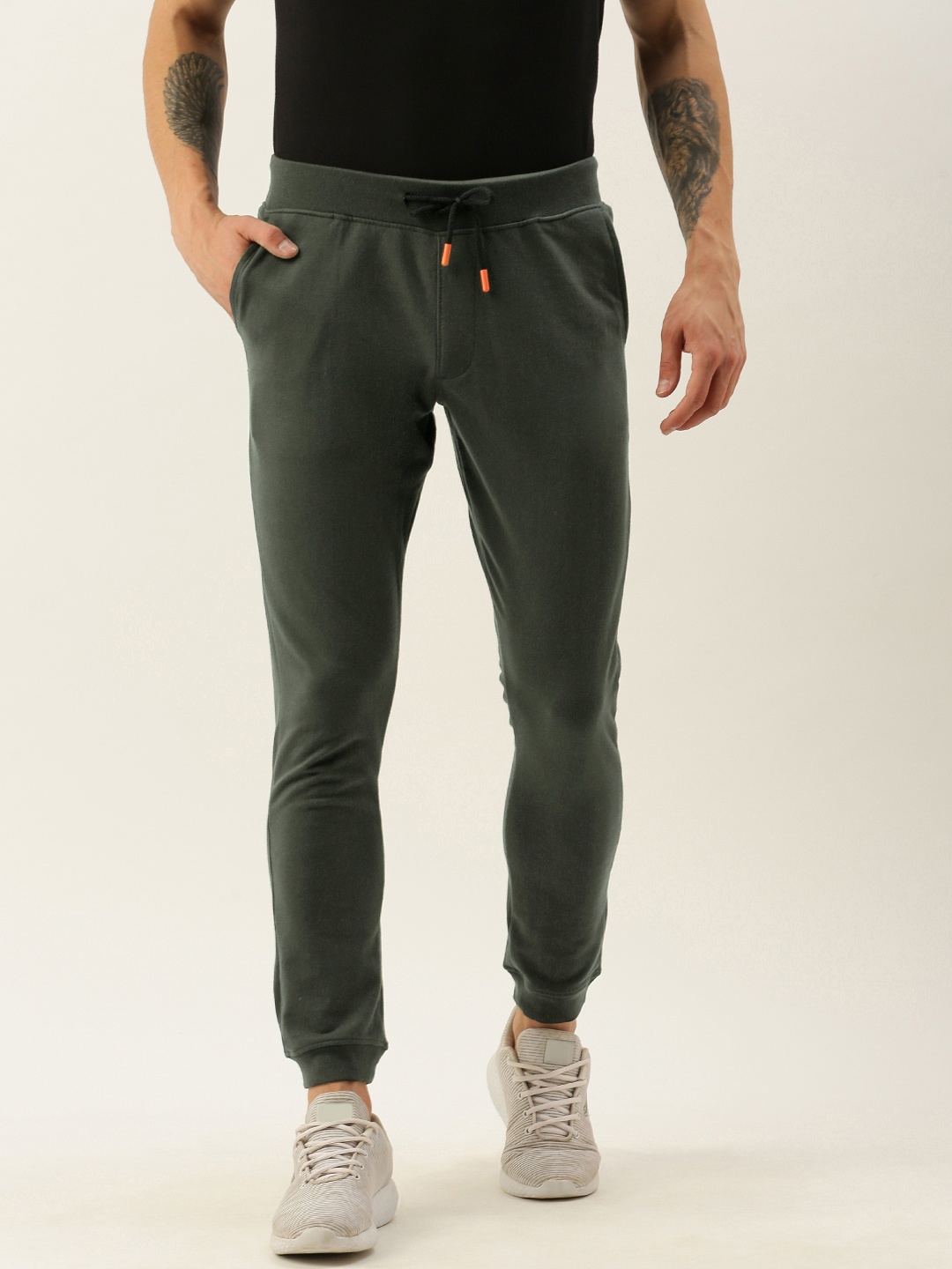 

SINGLE Men Olive Solid Slim Fit Jogger