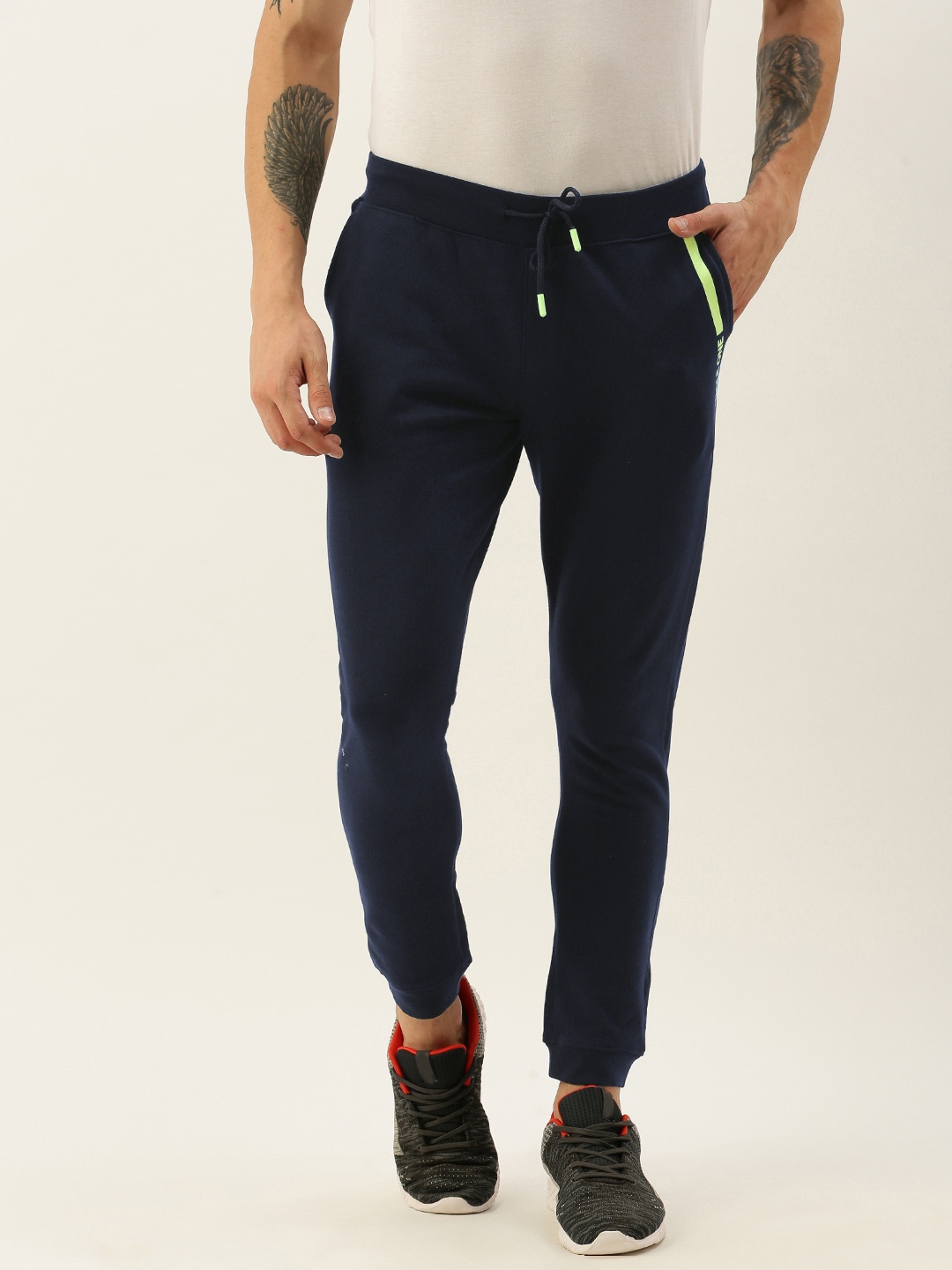 

SINGLE Men Navy Solid Slim Fit Joggers, Navy blue