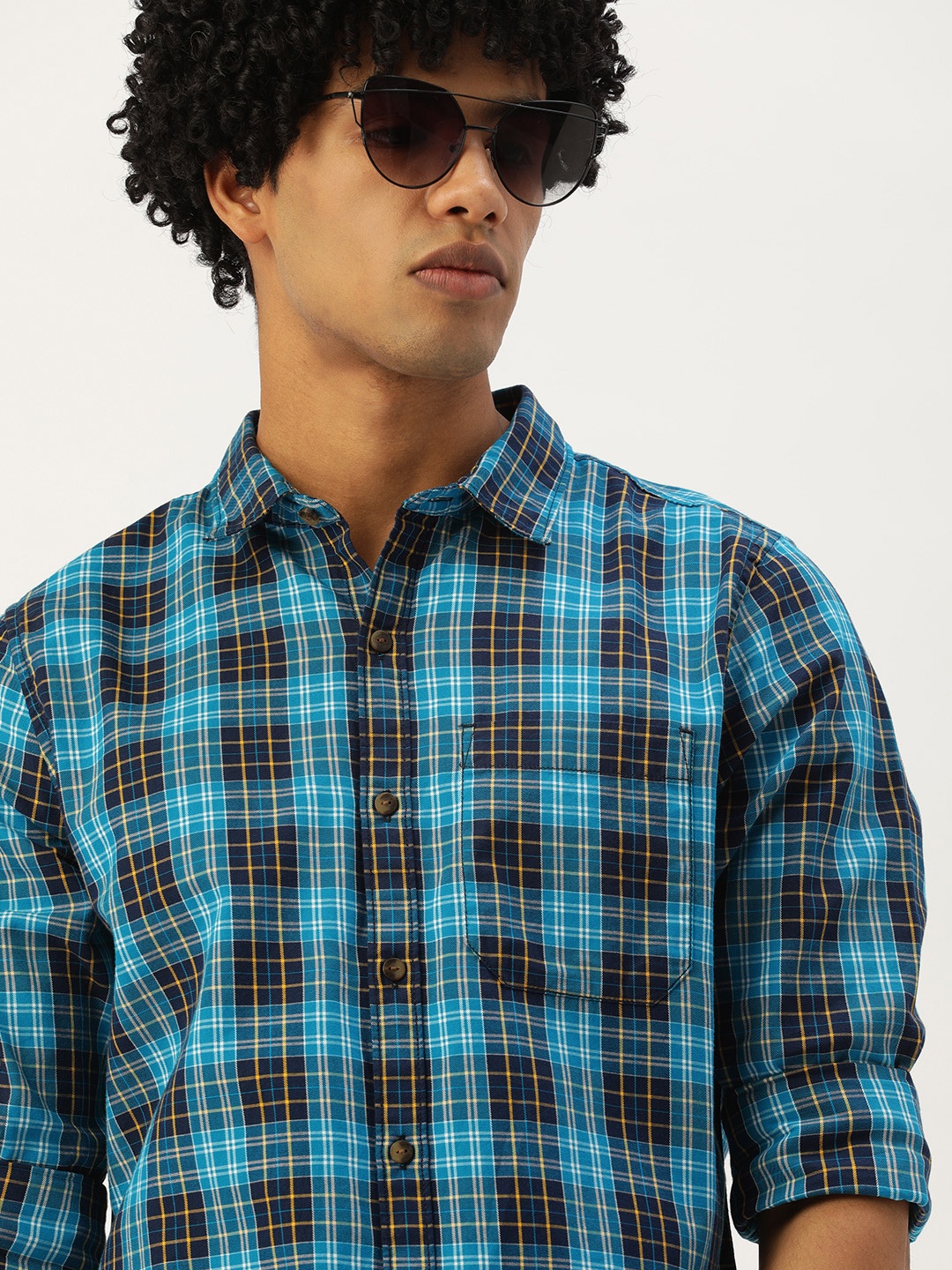 

SINGLE Men Blue & White Slim Fit Checked Casual Shirt