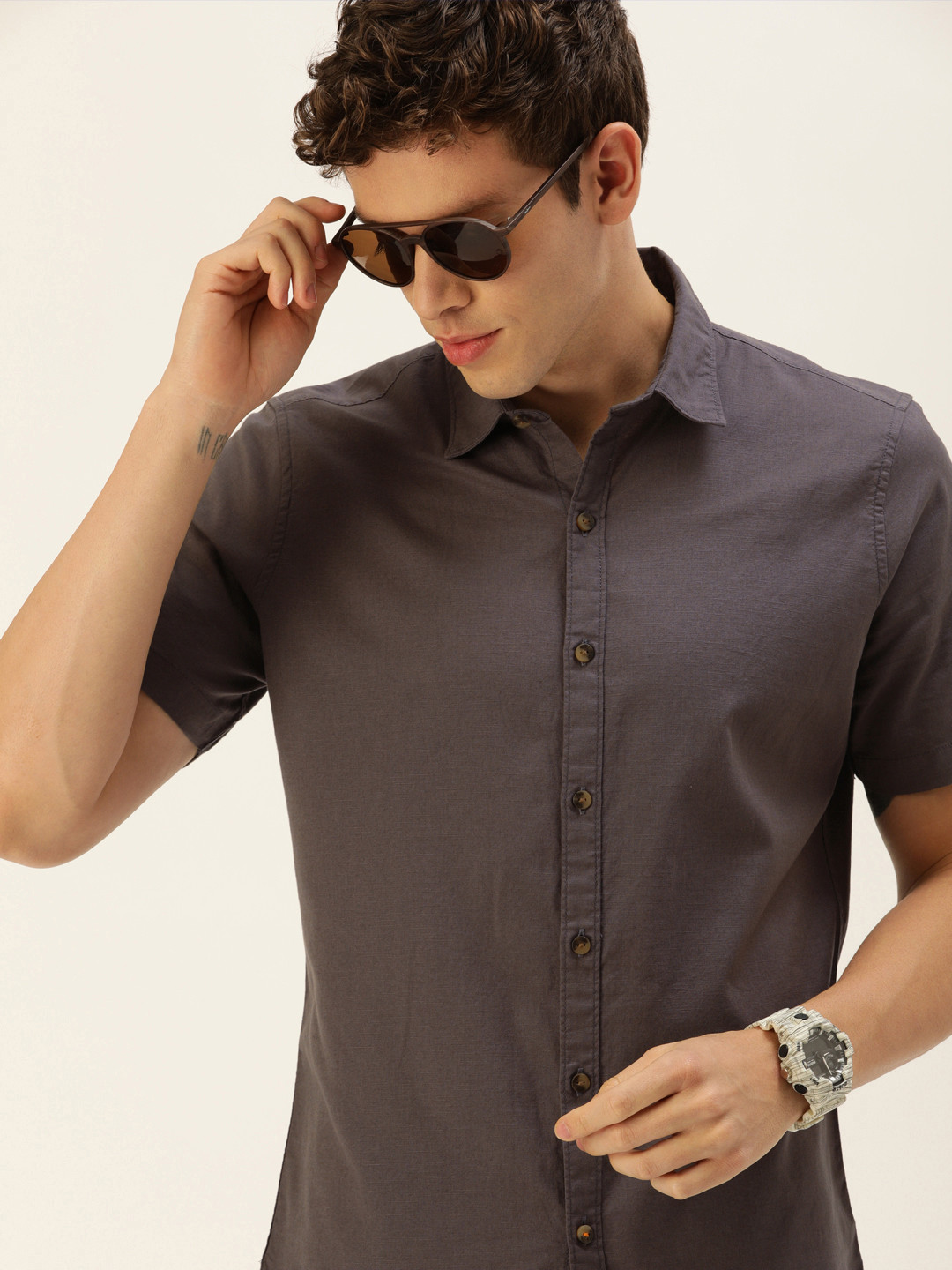 

SINGLE Men Charcoal Grey Slim Fit Solid Casual Shirt