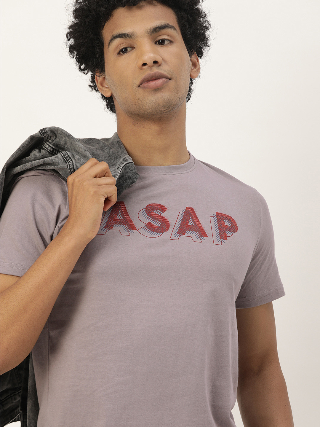 

SINGLE Men Grey Typography Printed Slim Fit Pure Cotton T-shirt