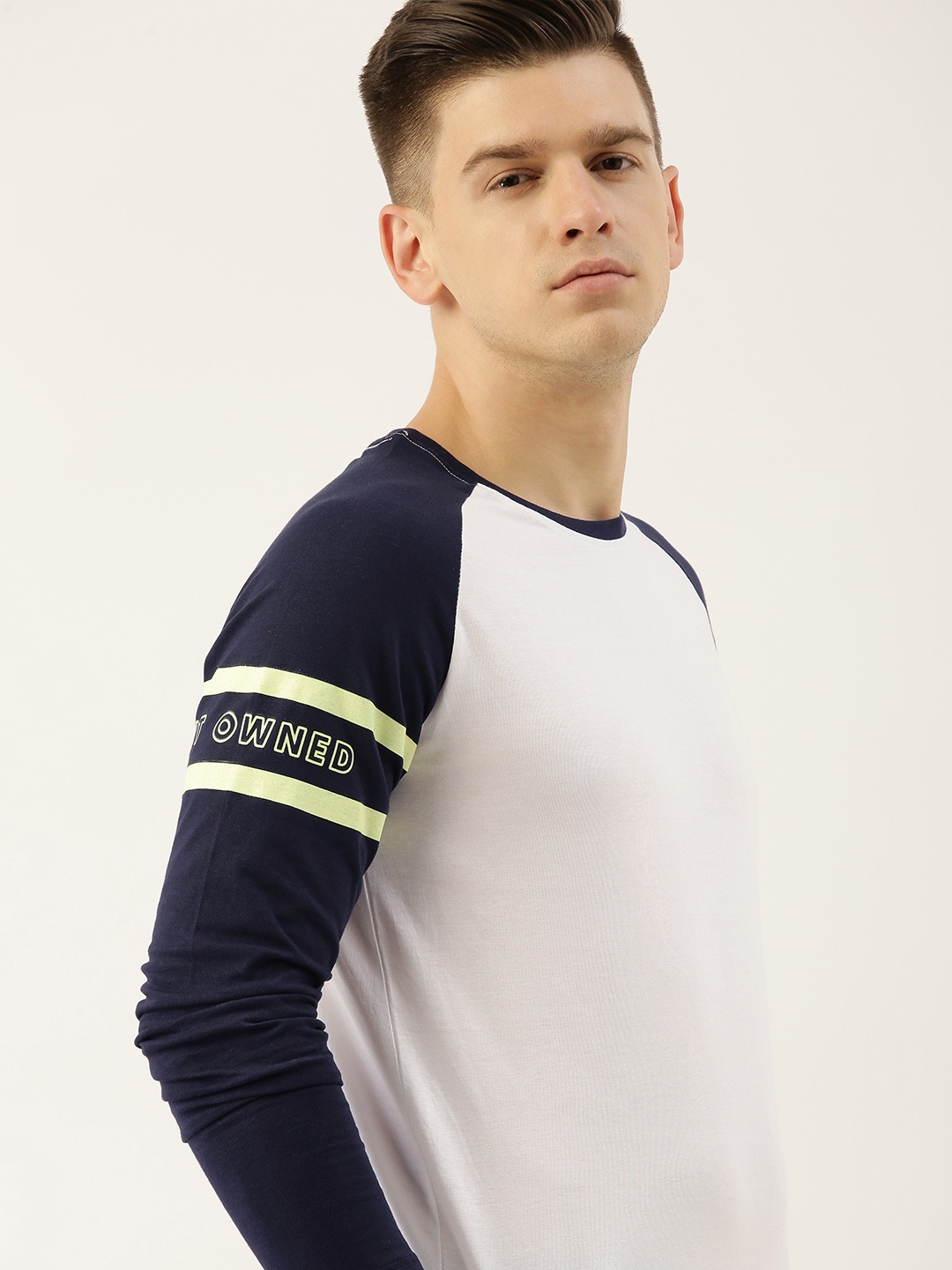 

SINGLE Men White Slim Fit Pure Cotton T-shirt