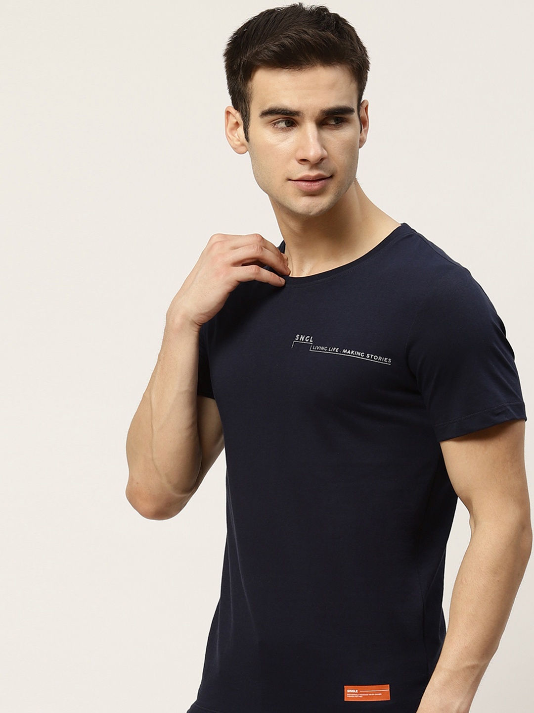 

SINGLE Men Navy Pure Cotton Solid Round Neck Pure Cotton T-shirt, Navy blue