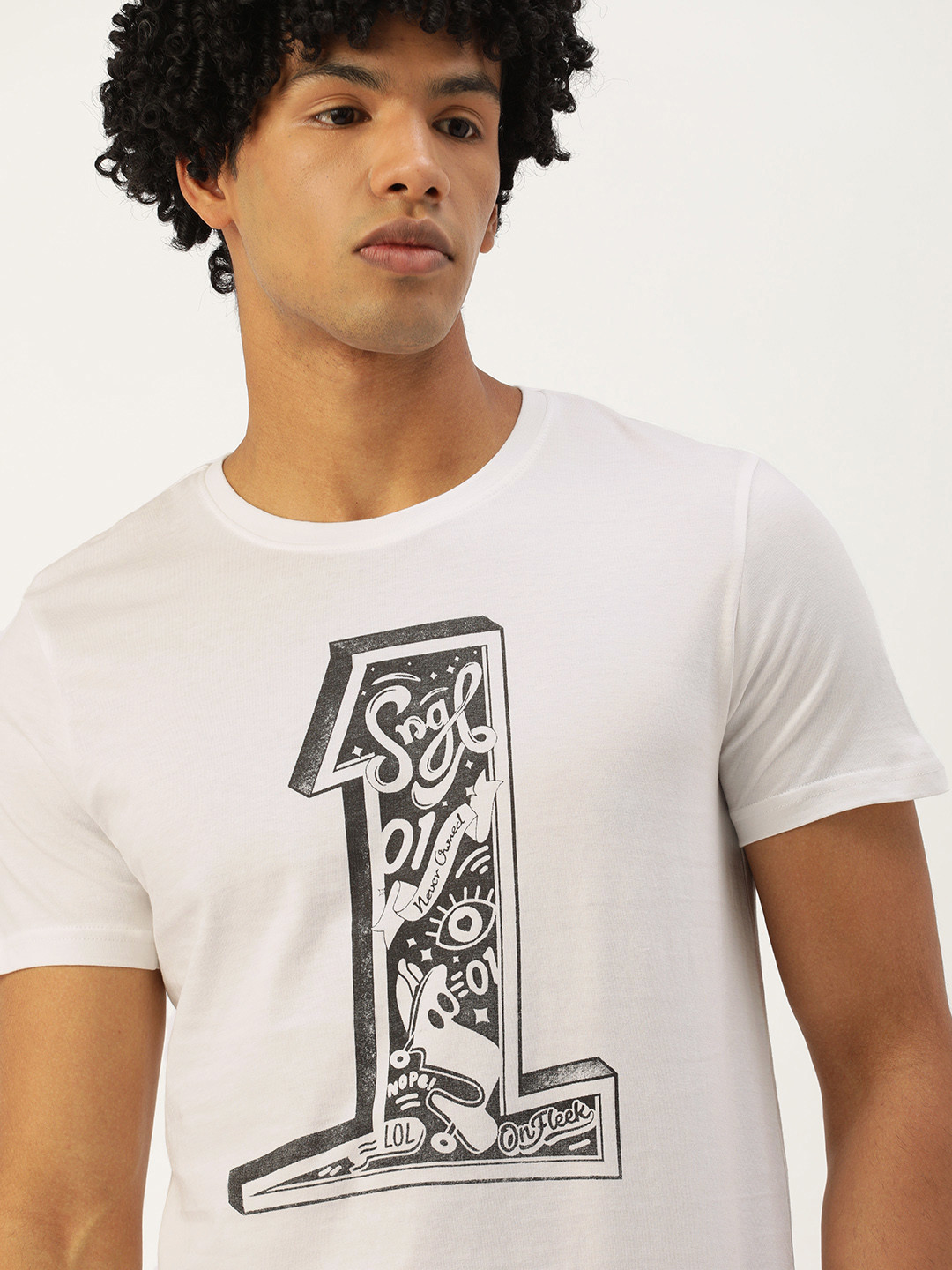 

SINGLE Men White Printed Pure Cotton Slim Fit Round Neck Pure Cotton T-shirt