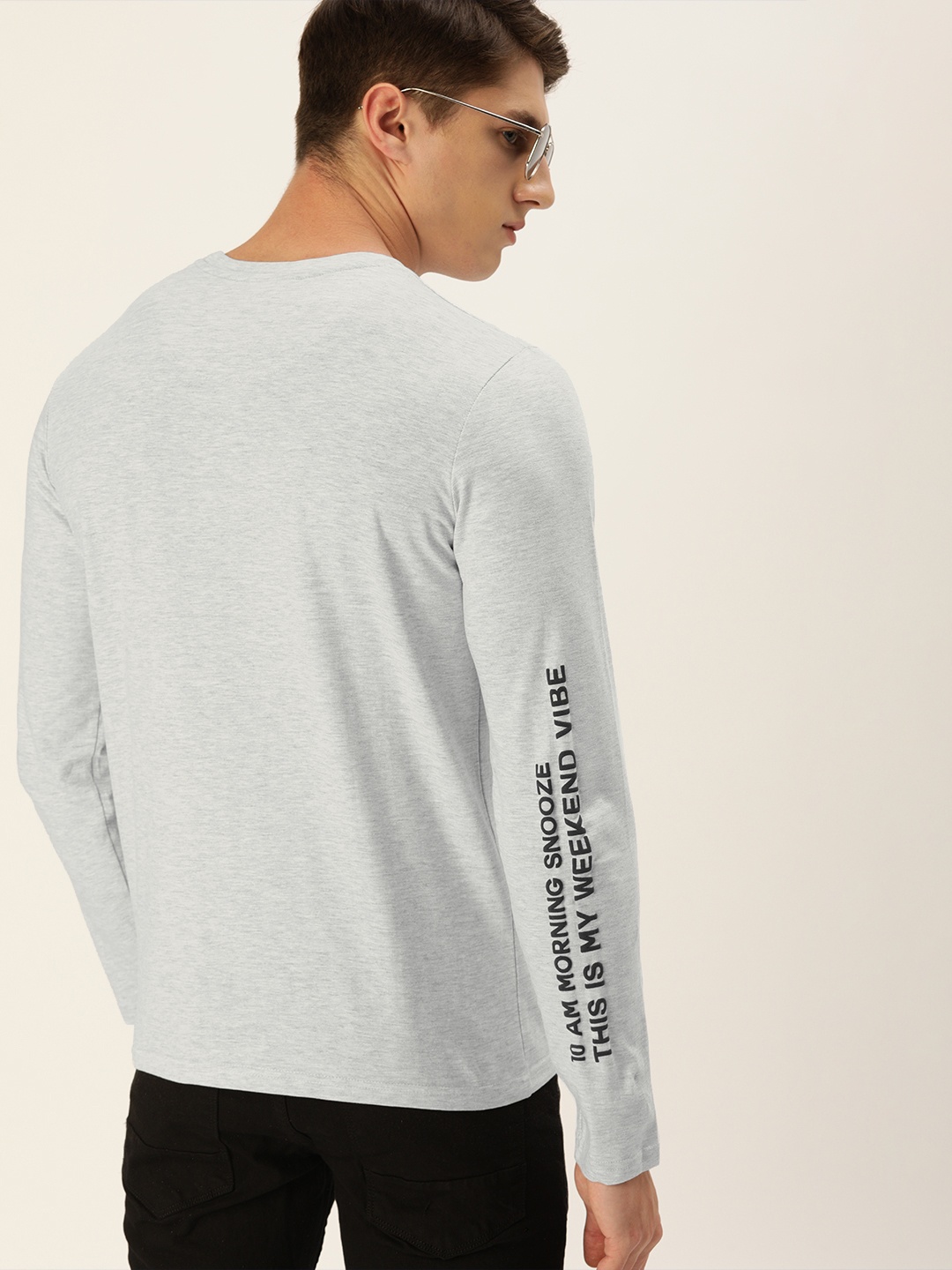 

SINGLE Men Grey Melange Slim Fit Solid Round Neck T-shirt with Printed Detail