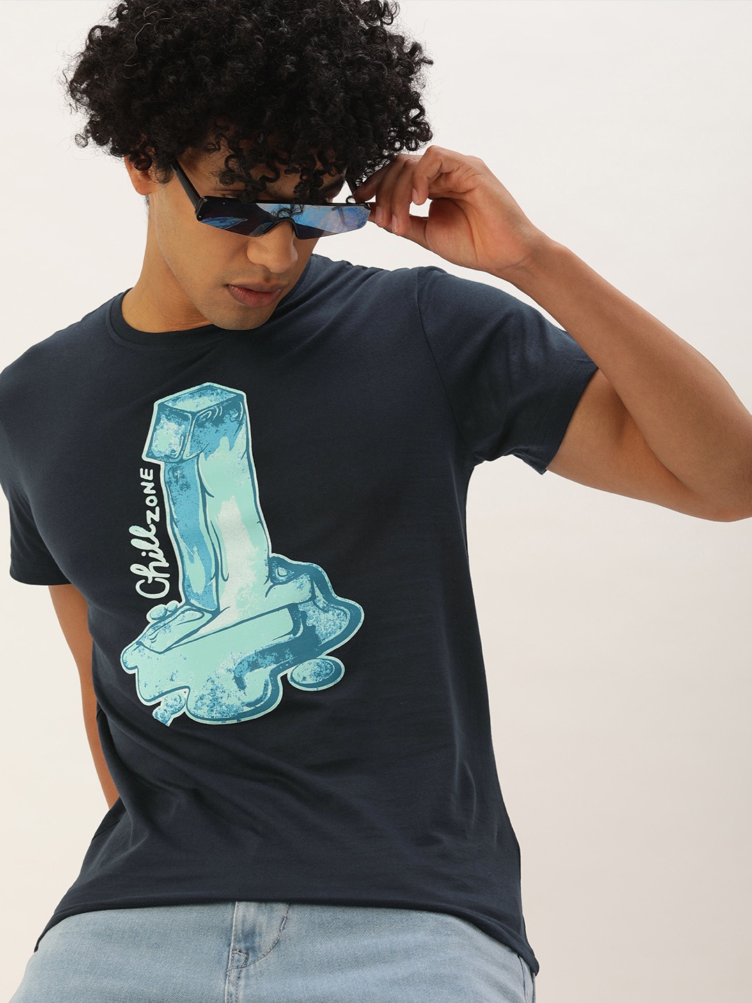 

SINGLE Men Navy Blue Blue Printed Slim Fit Pure Cotton T-shirt