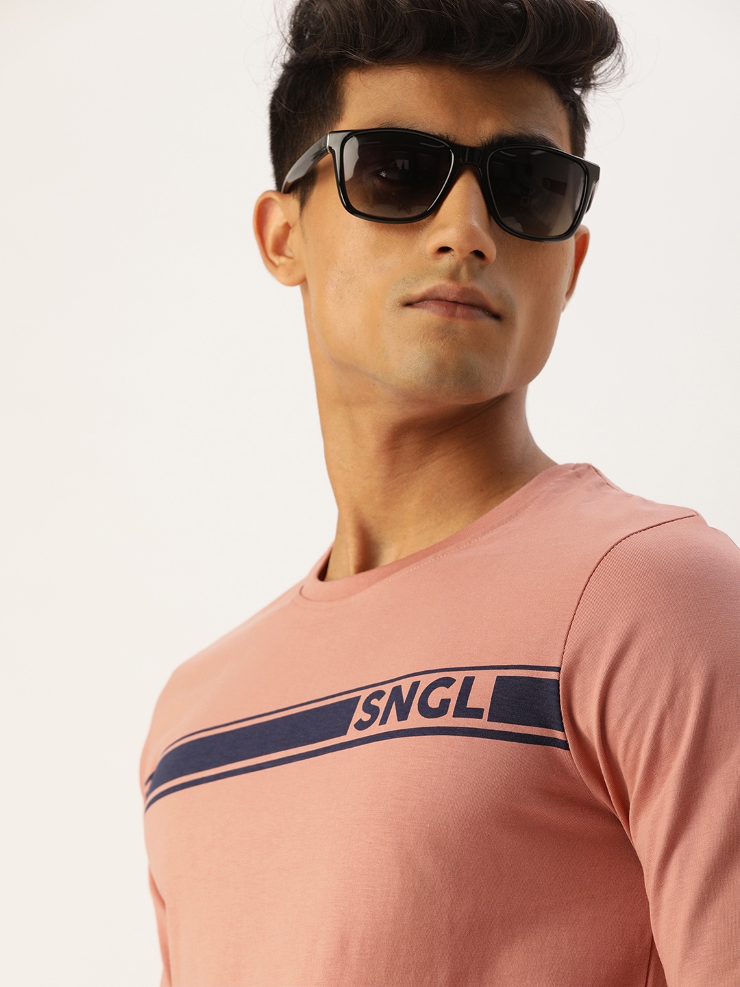 

SINGLE Men Pink Typography Printed Slim Fit Pure Cotton T-shirt