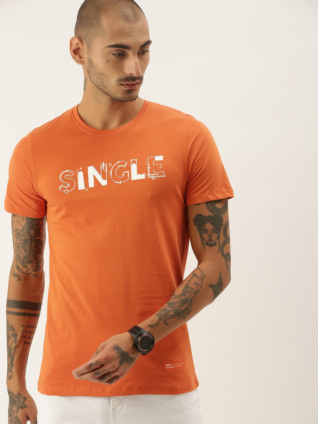 

SINGLE Men Orange Typography Printed Slim Fit Pure Cotton T-shirt