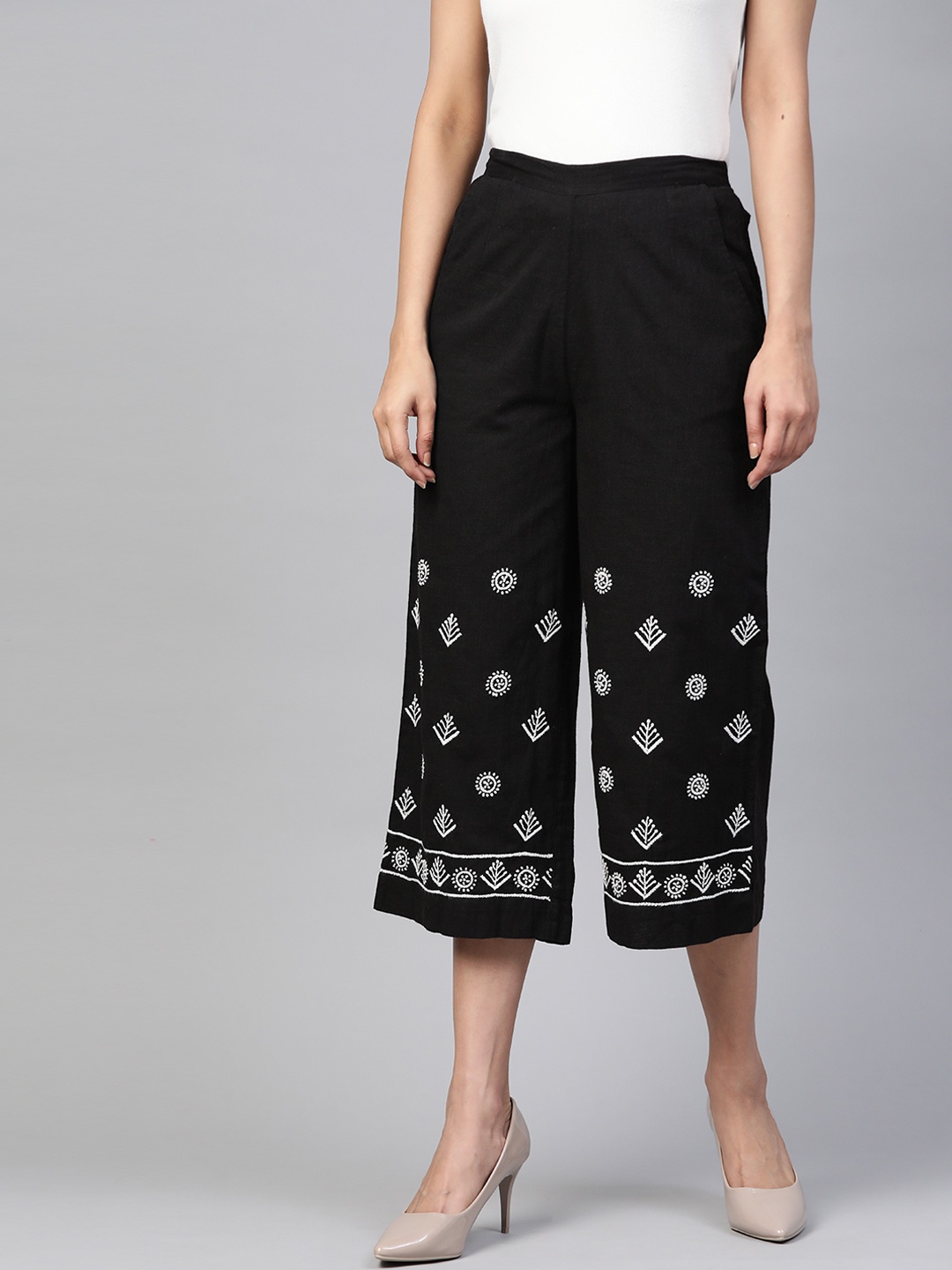 

Fabindia Women Black & White Embroidered Cotton Straight Cropped Palazzos