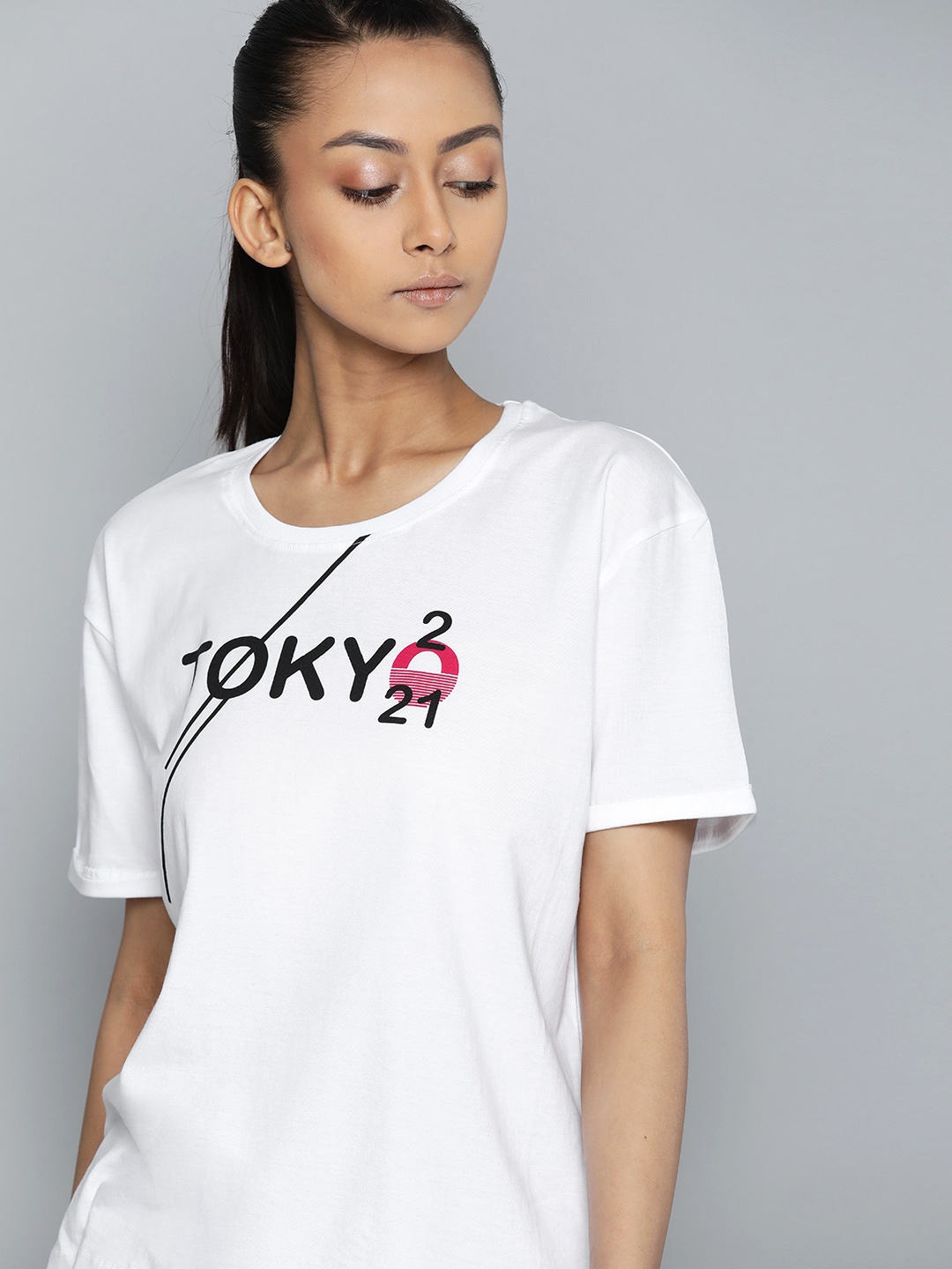 

HRX By Hrithik Roshan Women Optic White Solid Bio-Wash Lifestyle Tshirt